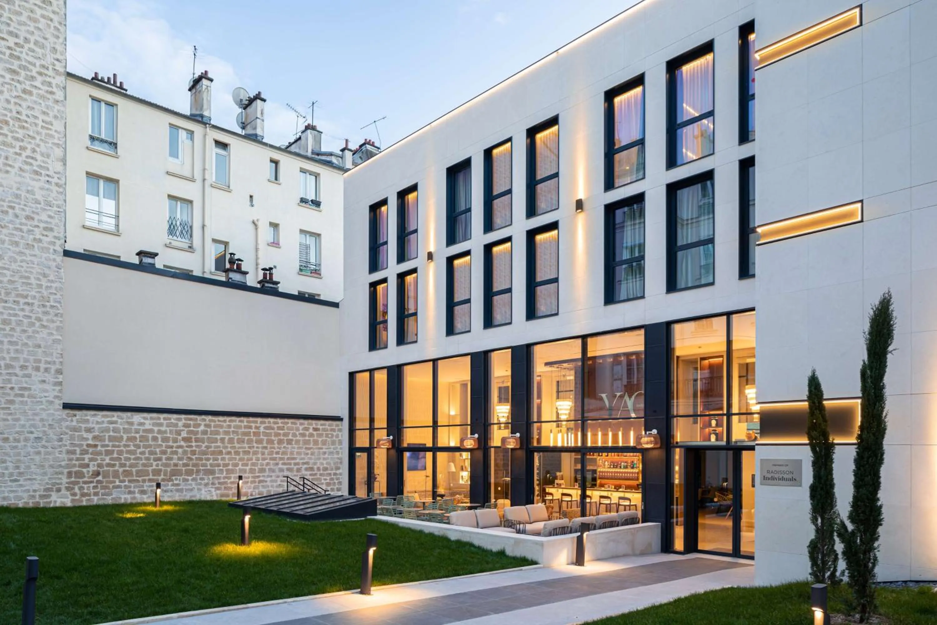 Property building in Hotel Yac Paris Clichy, a member of Radisson Individuals