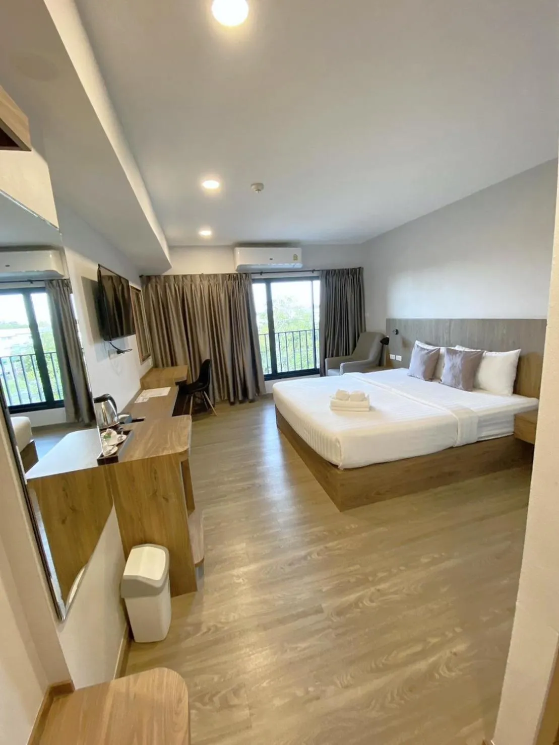 Bedroom, Bed in Nakara Hotel, Ubon Ratchathani