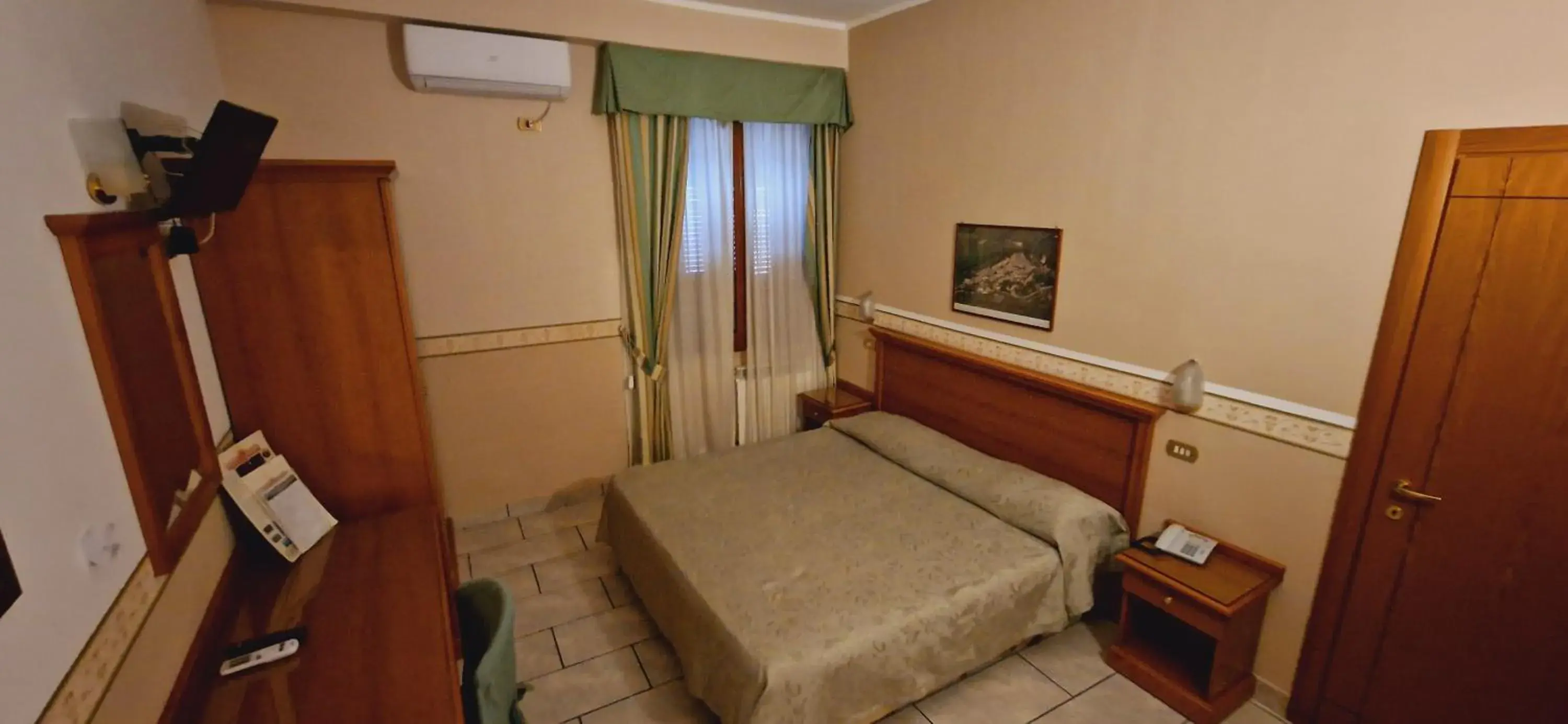 Double Room in Hotel Lento Double Room in Hotel Lento