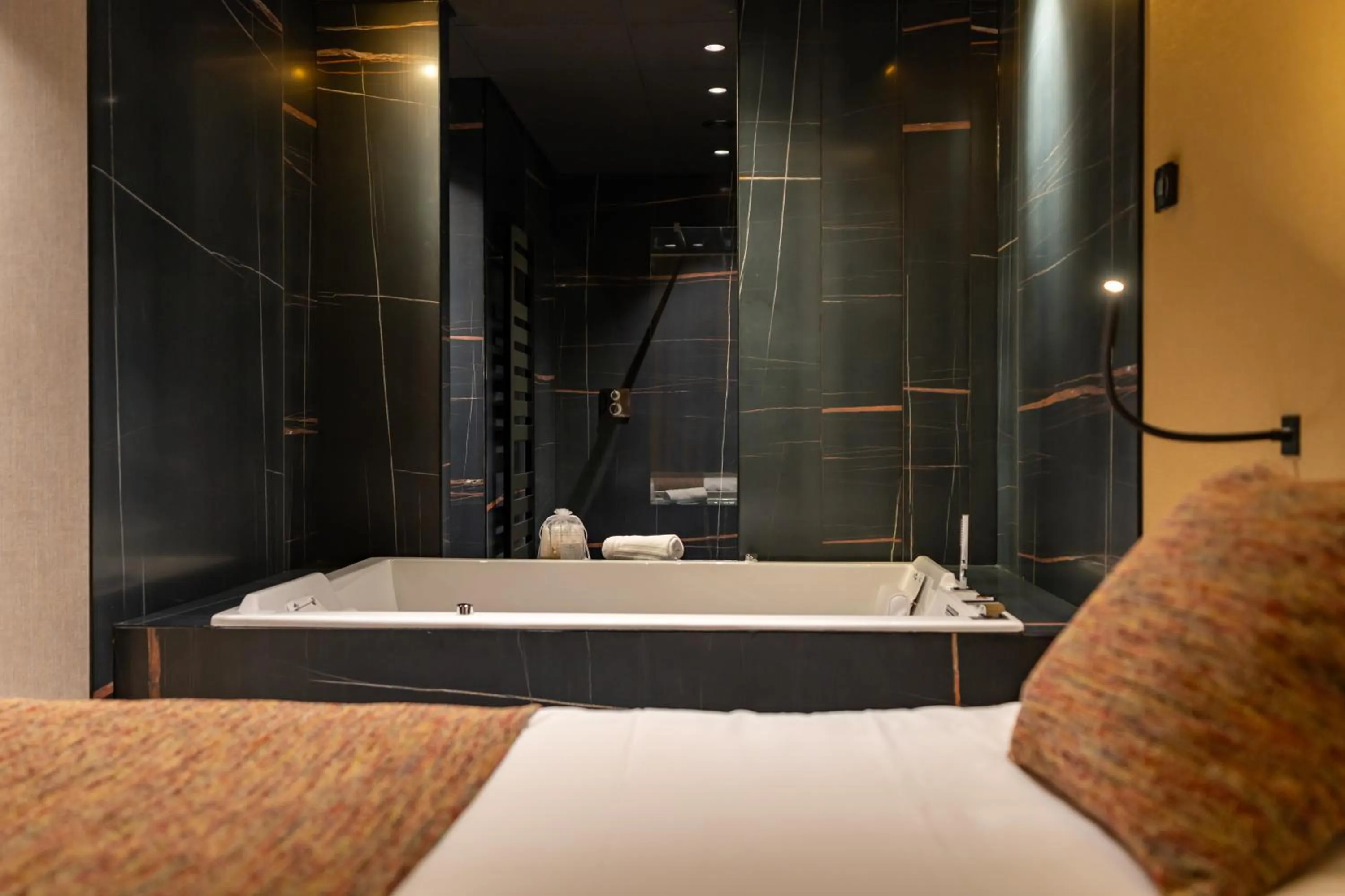 Bed in Aux Etangs - Hôtel