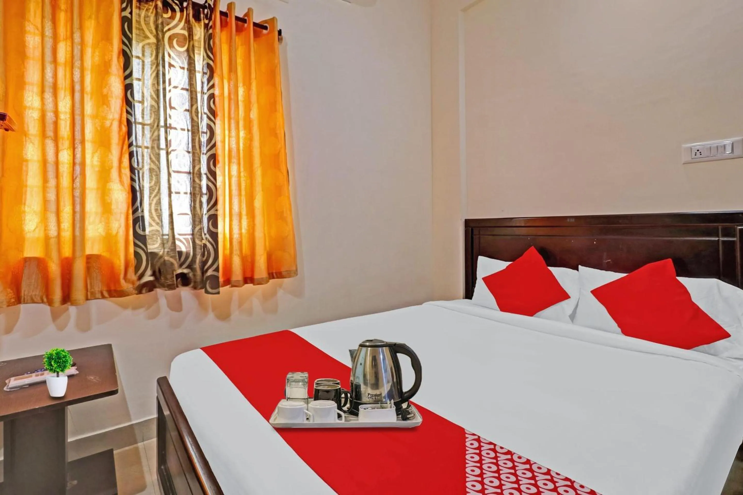 Bedroom, Bed in Super Hotel O Mn Residency Near Ragigudda Sri Prasanna Anjaneyaswamy Temple