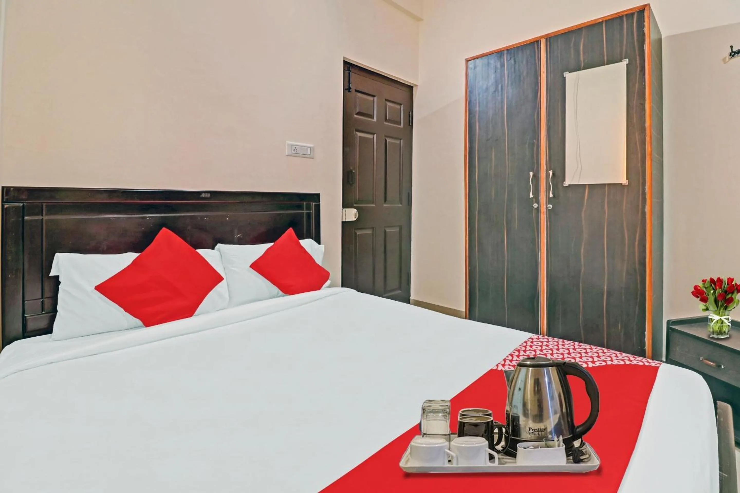 Bedroom, Bed in Super Hotel O Mn Residency Near Ragigudda Sri Prasanna Anjaneyaswamy Temple