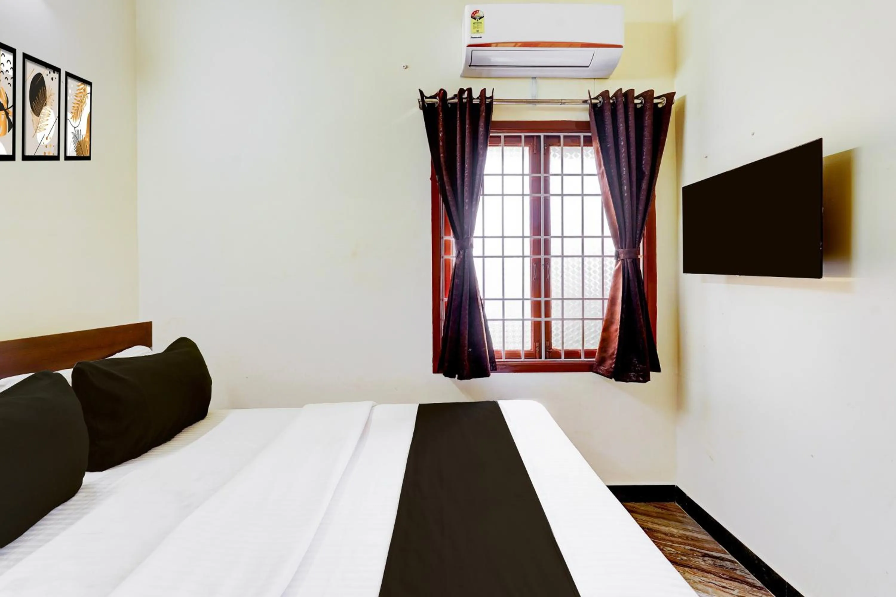 Bedroom, Bed in Super Hotel O Thoraipakkam Chennai