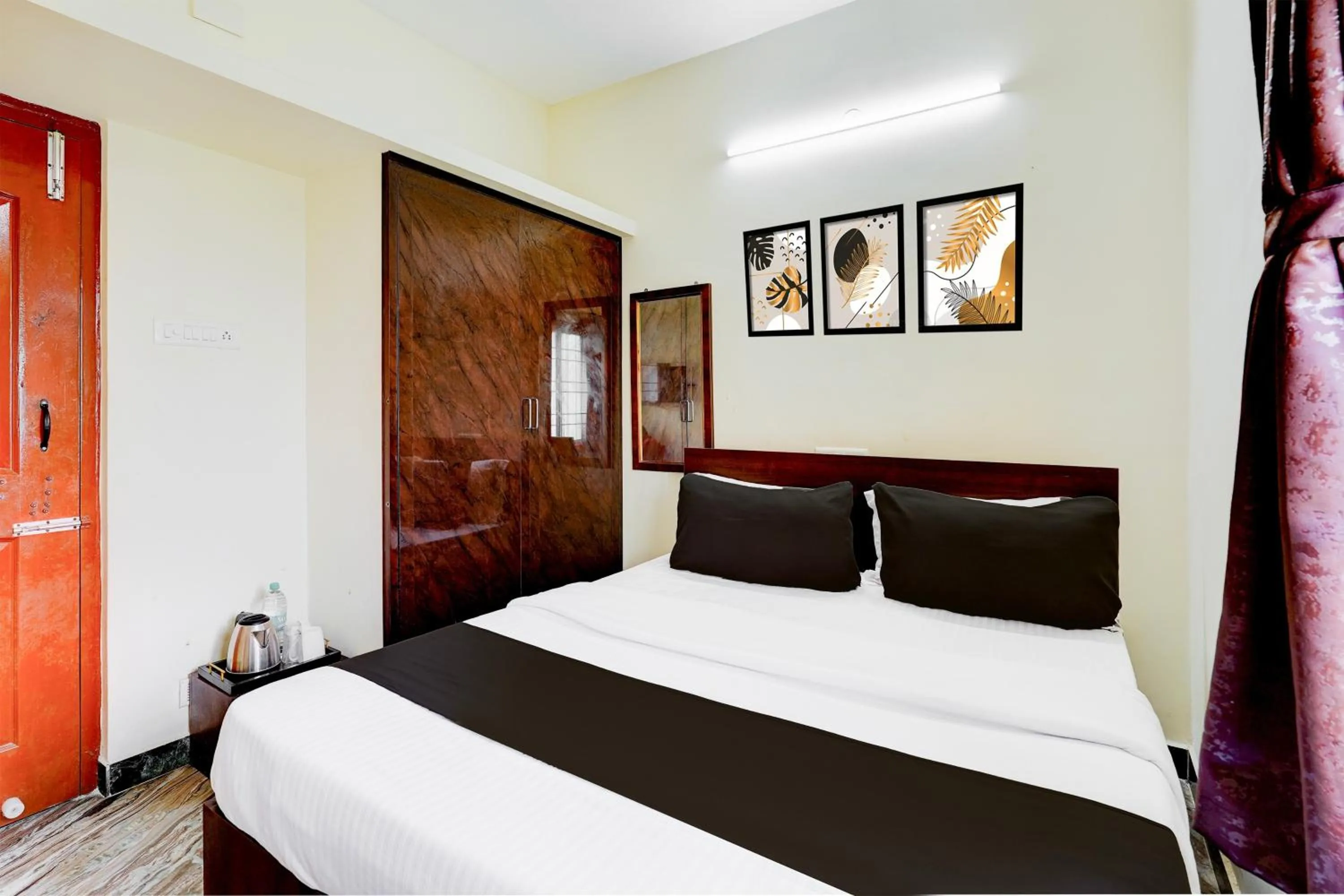 Bedroom, Bed in Super Hotel O Thoraipakkam Chennai