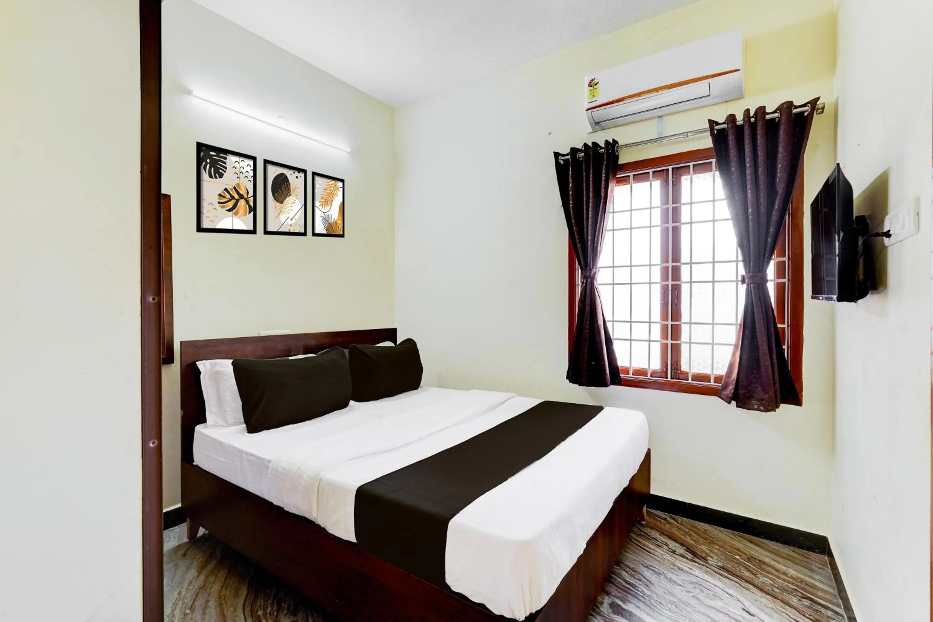 Bedroom, Bed in Super Hotel O Thoraipakkam Chennai