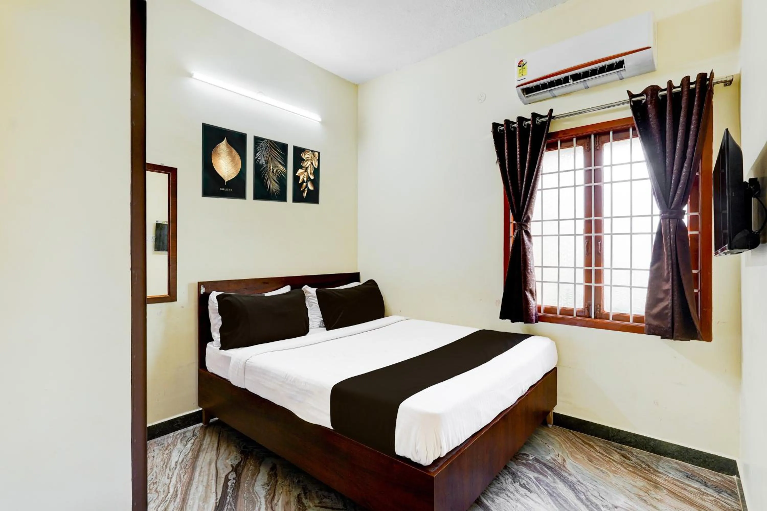 Bedroom, Bed in Super Hotel O Thoraipakkam Chennai