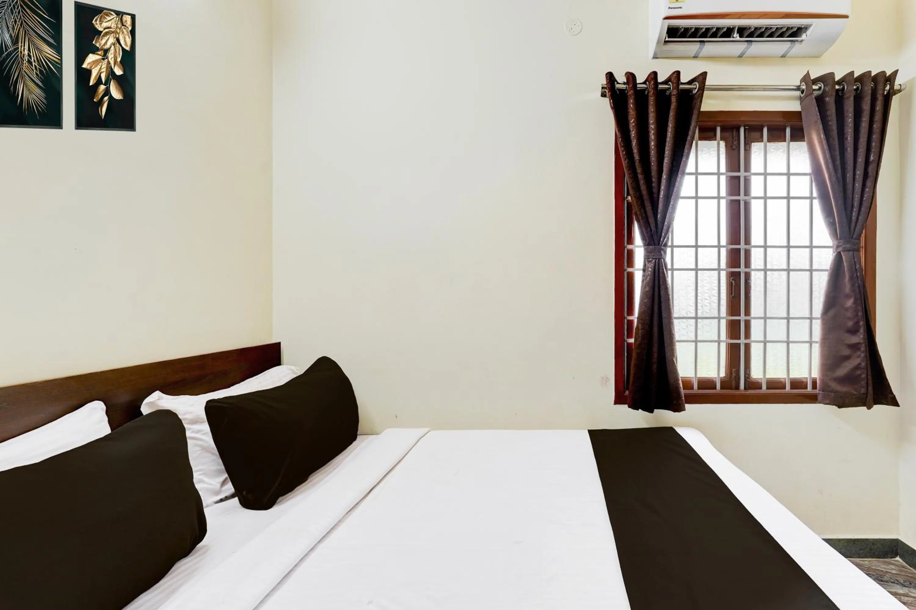 Bedroom, Bed in Super Hotel O Thoraipakkam Chennai