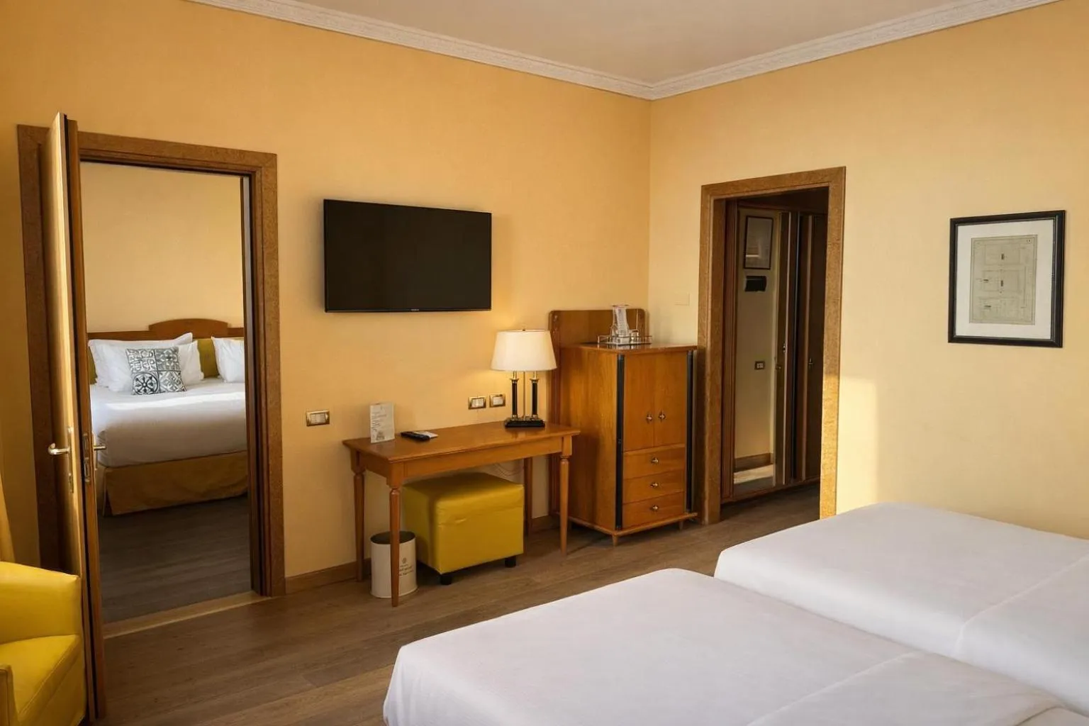 TV and multimedia, Bed in Greif Hotel & Spa