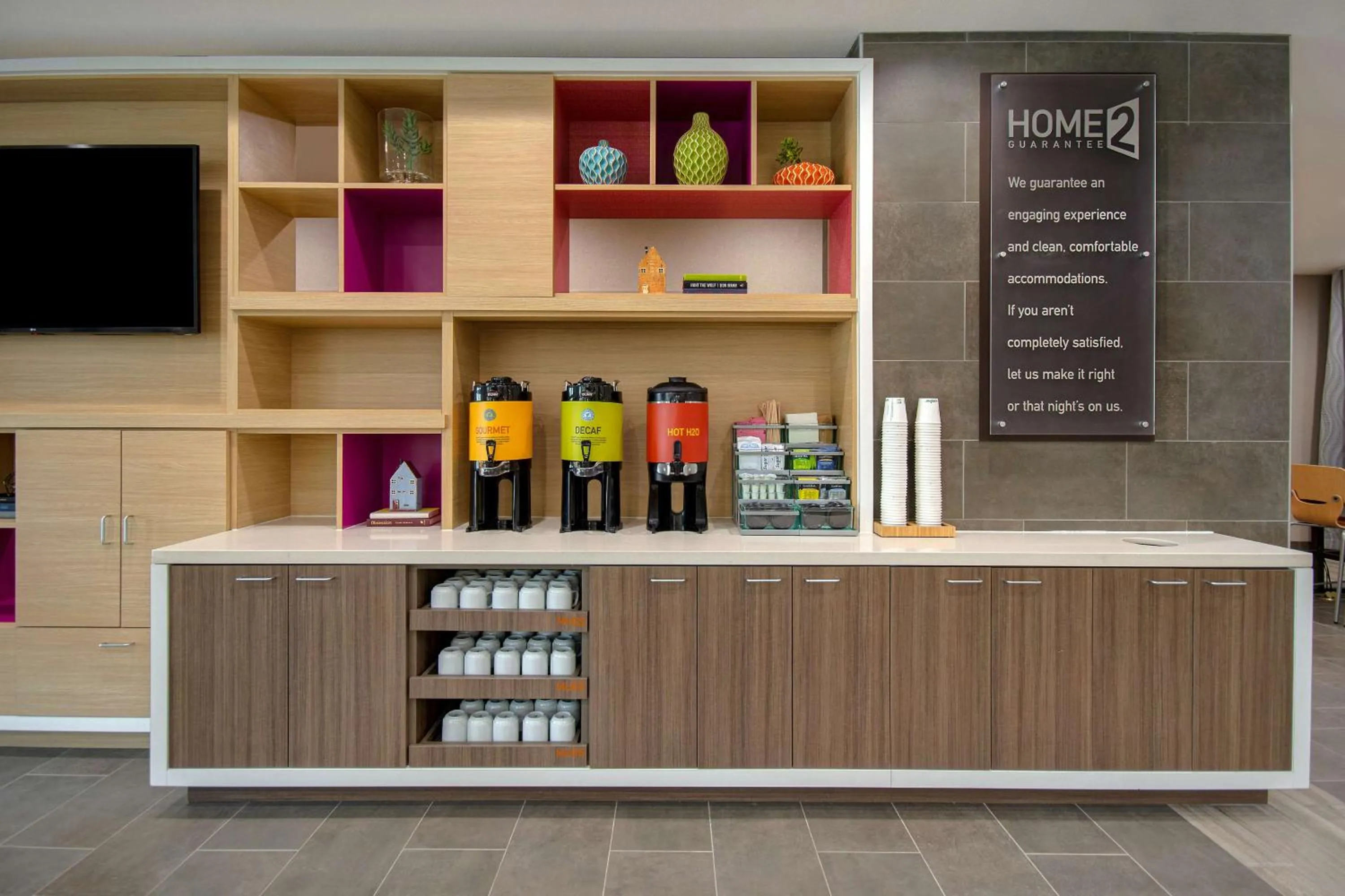 Dining area in Home2 Suites By Hilton Burleson