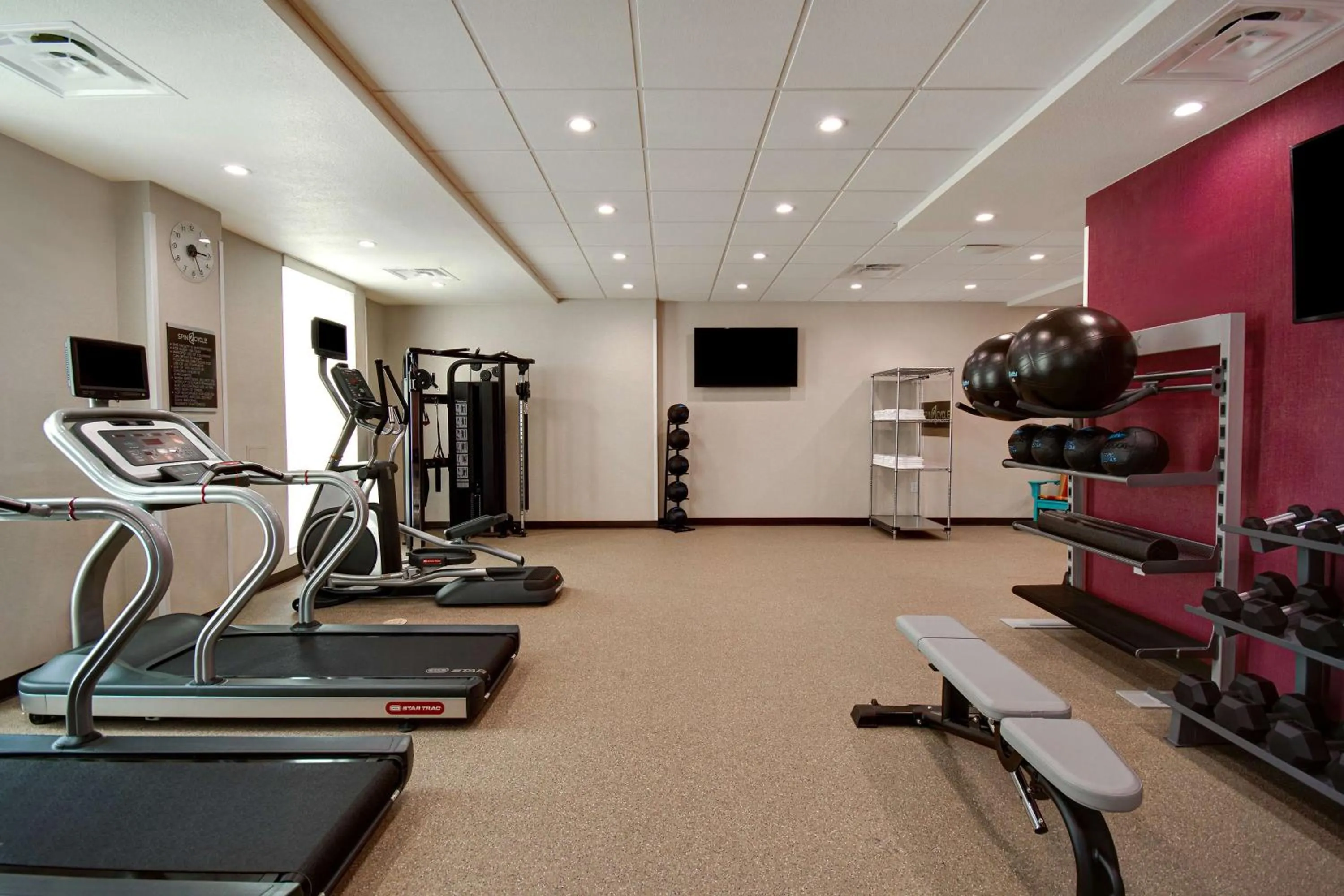 Fitness centre/facilities in Home2 Suites By Hilton Burleson