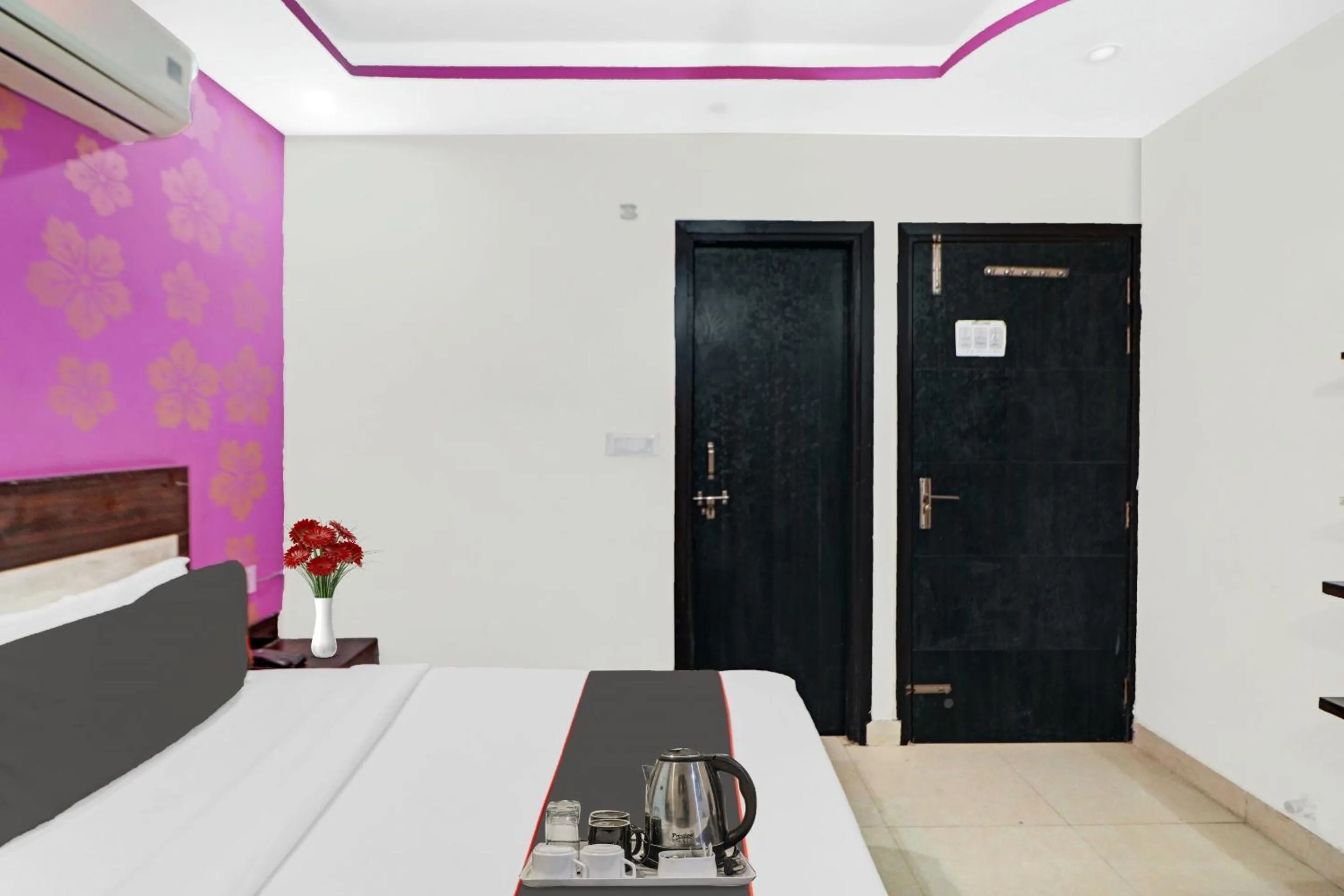 Bedroom, Bed in Hotel O Lotus