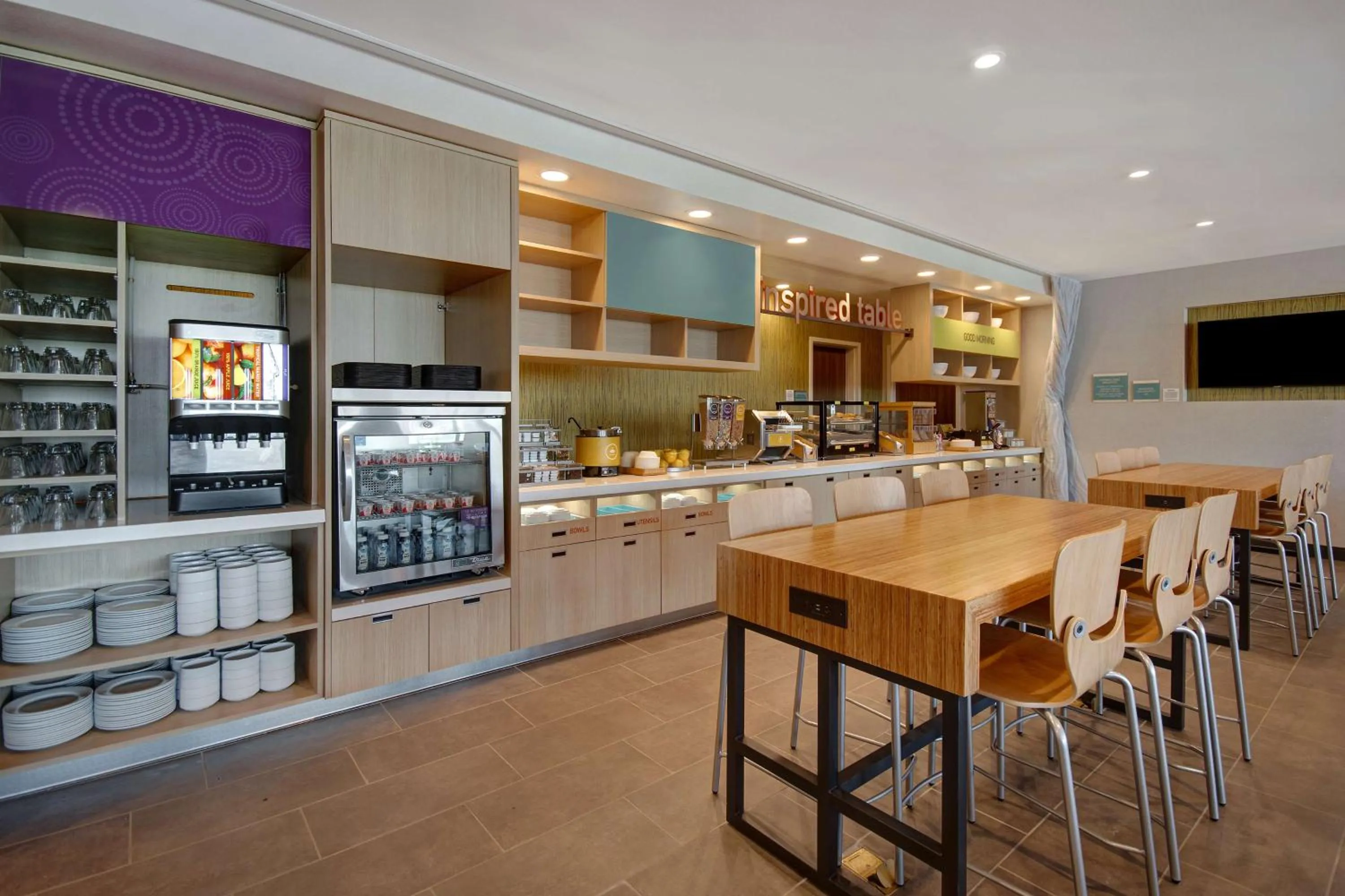 Food and drinks in Home2 Suites By Hilton Garden Grove