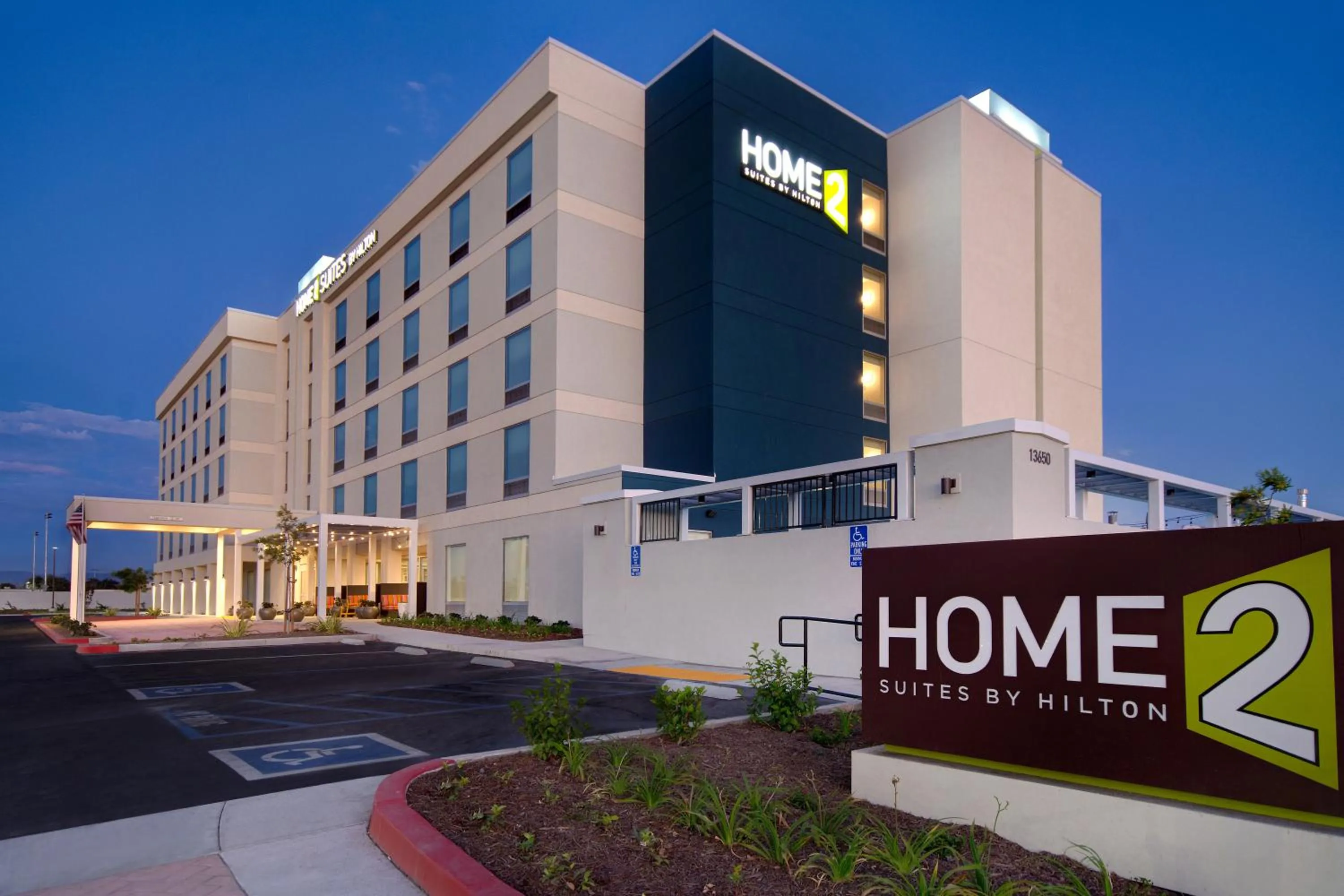 Property building in Home2 Suites By Hilton Garden Grove