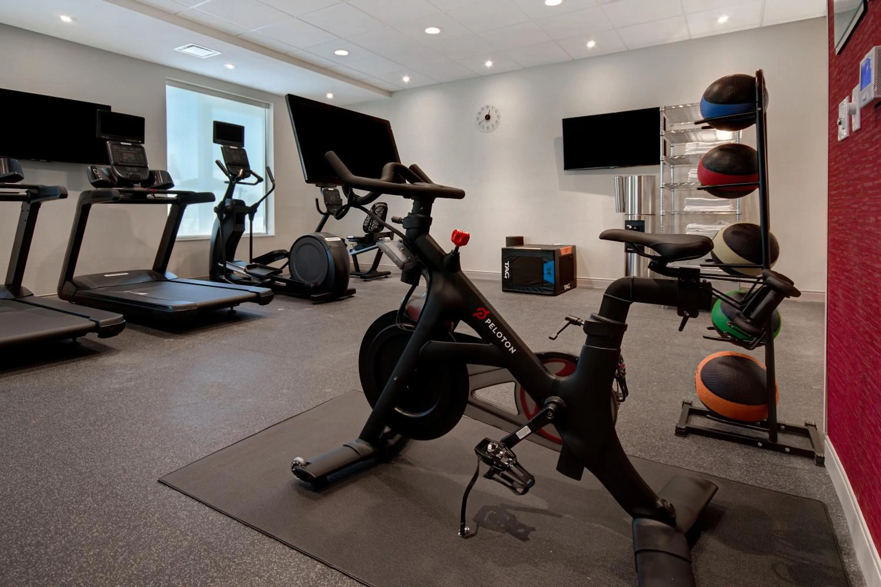 Fitness centre/facilities in Home2 Suites By Hilton Garden Grove
