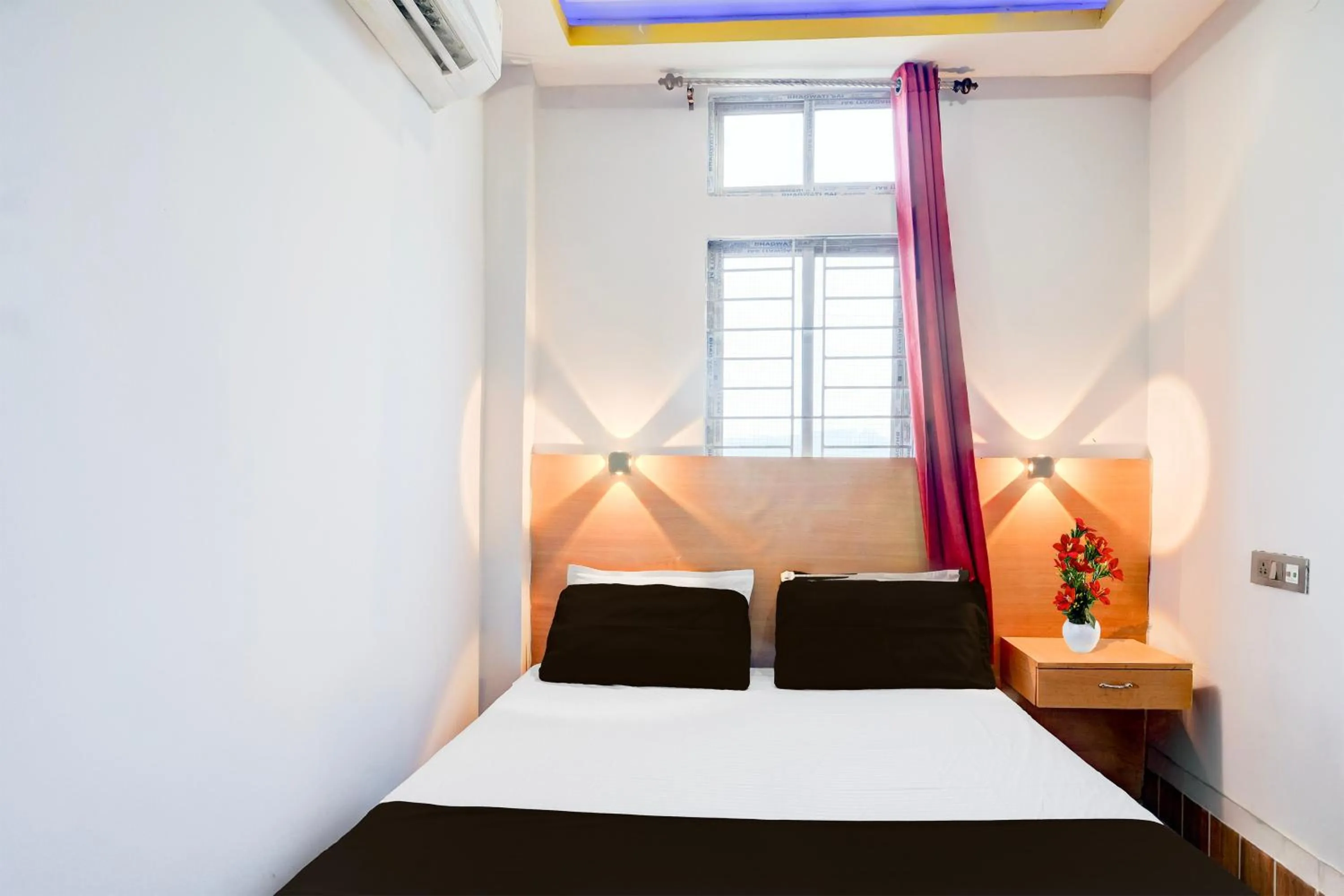 Bedroom, Bed in Super Hotel O Garchuk Market Formerly Trendz Stay