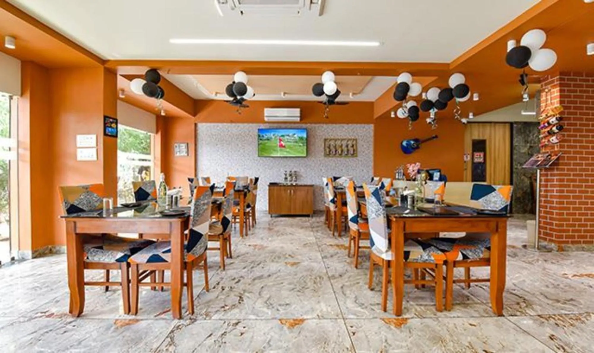 Restaurant/places to eat in Oriva Siddharth Corporate - Vavol, Gandhinagar