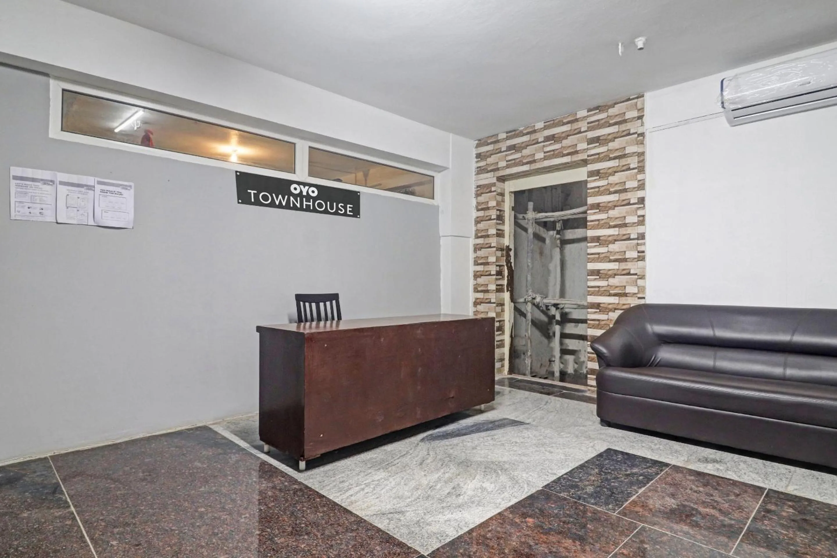 Lobby or reception in Townhouse De Alphabet Hotel