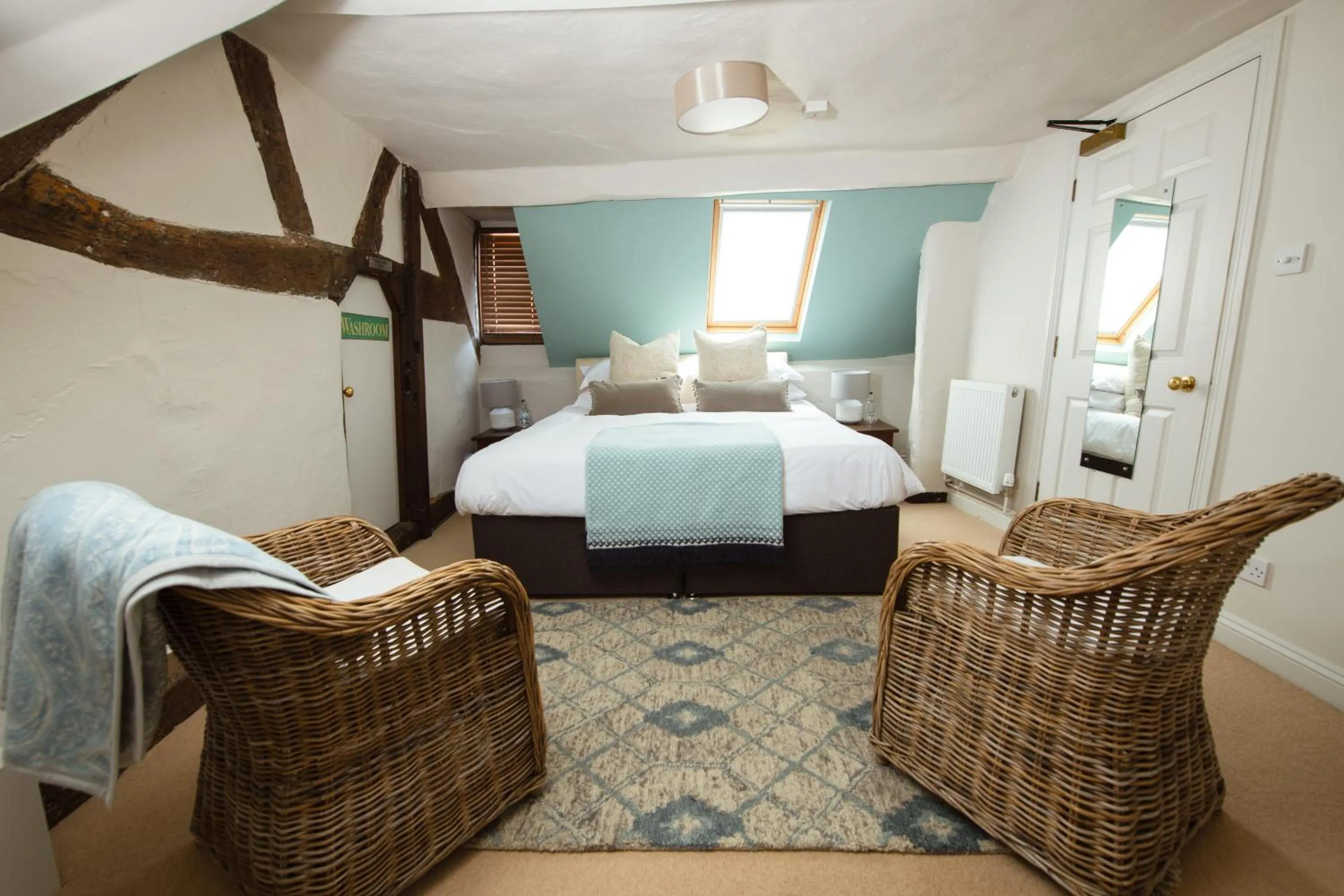 Bedroom, Bed in RHUBARB at Drapers Hall