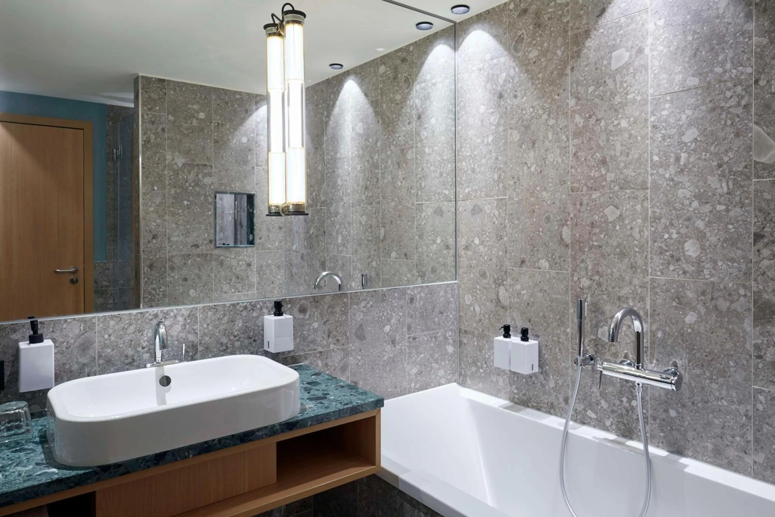 Bathroom in Scandic Frankfurt Hafenpark