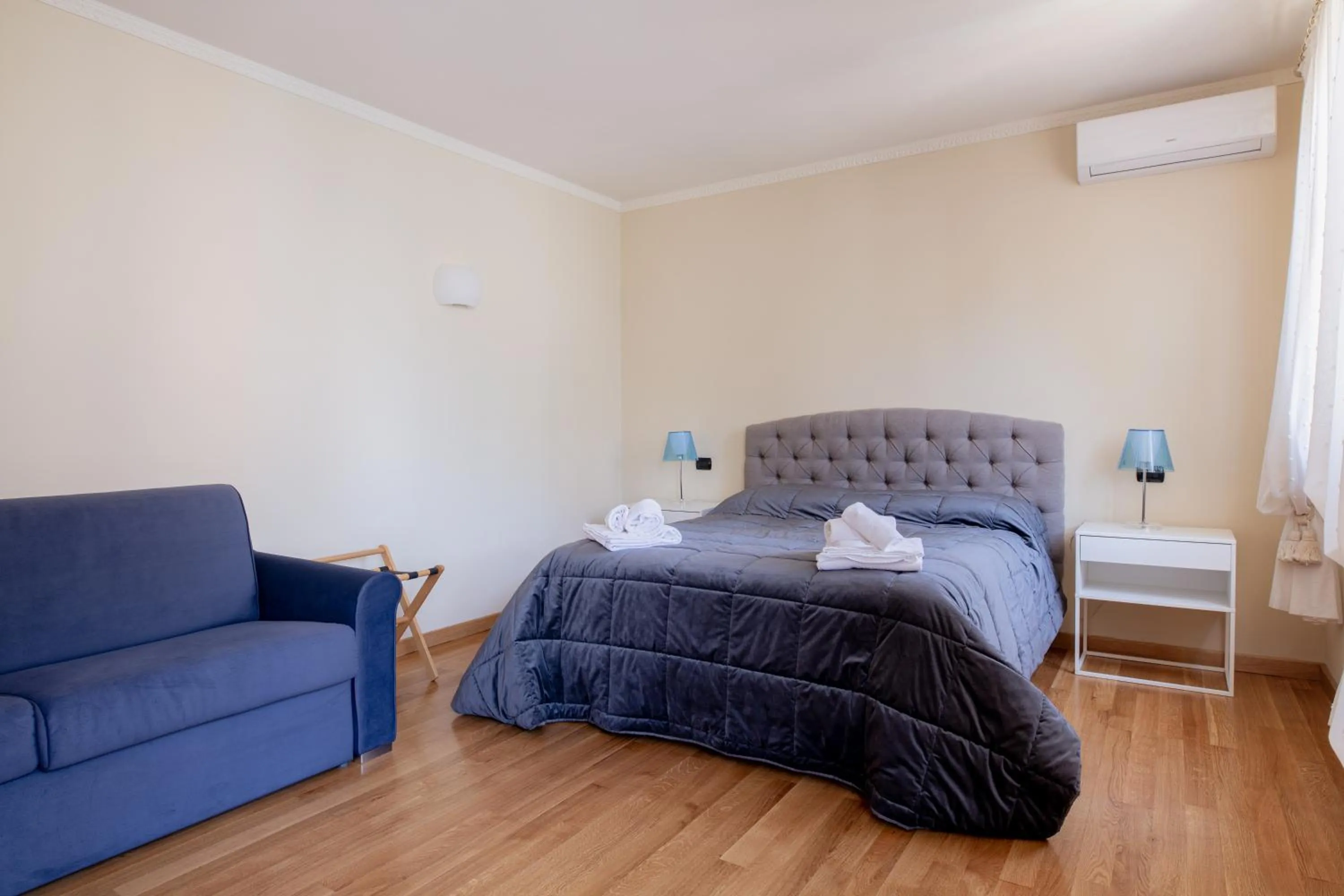 Bedroom, Bed in Villa Romantica Wellness & SPA