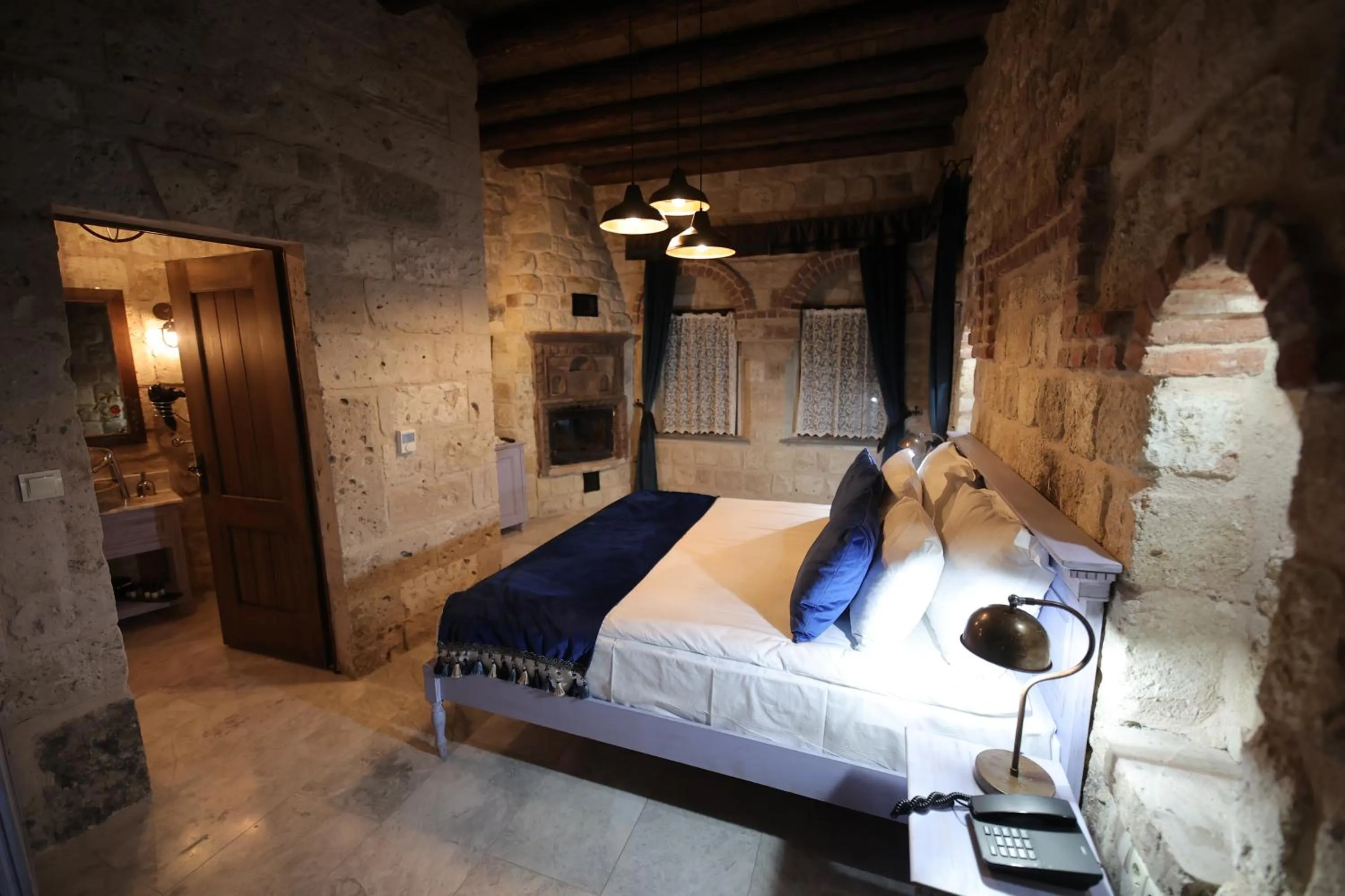 Bed in Ürgüp Cave Suites