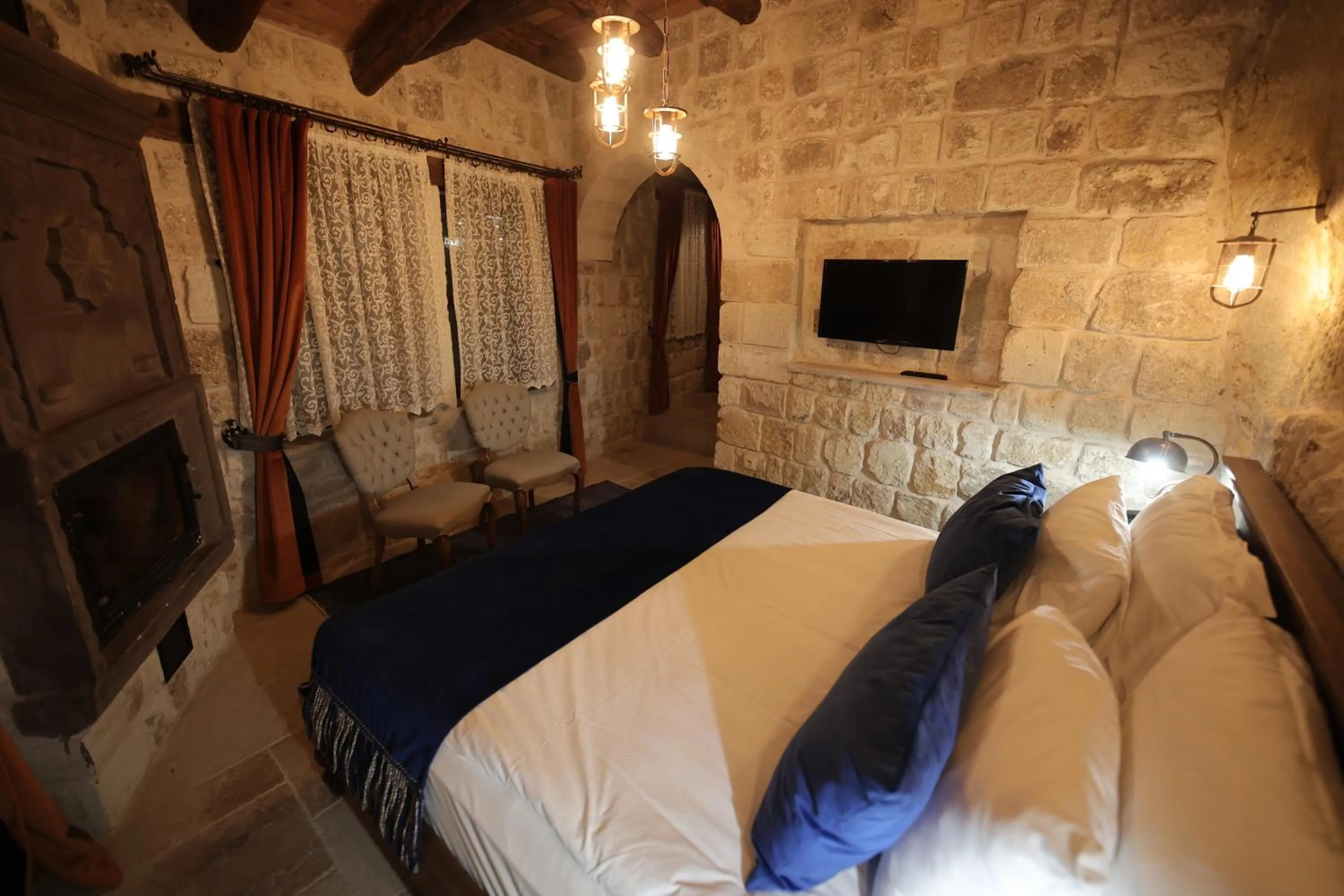 Bed in Ürgüp Cave Suites