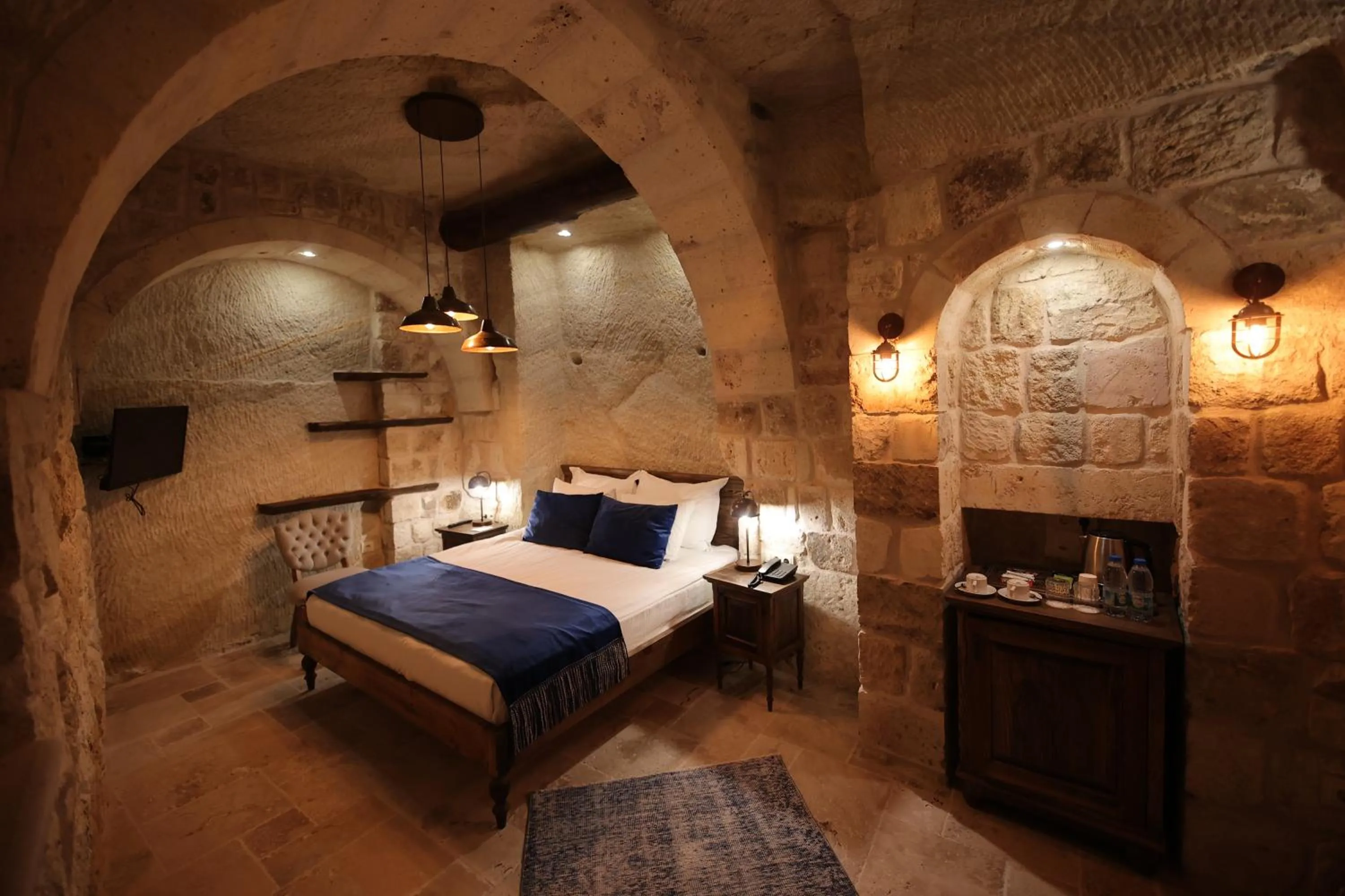 Photo of the whole room, Bed in Ürgüp Cave Suites