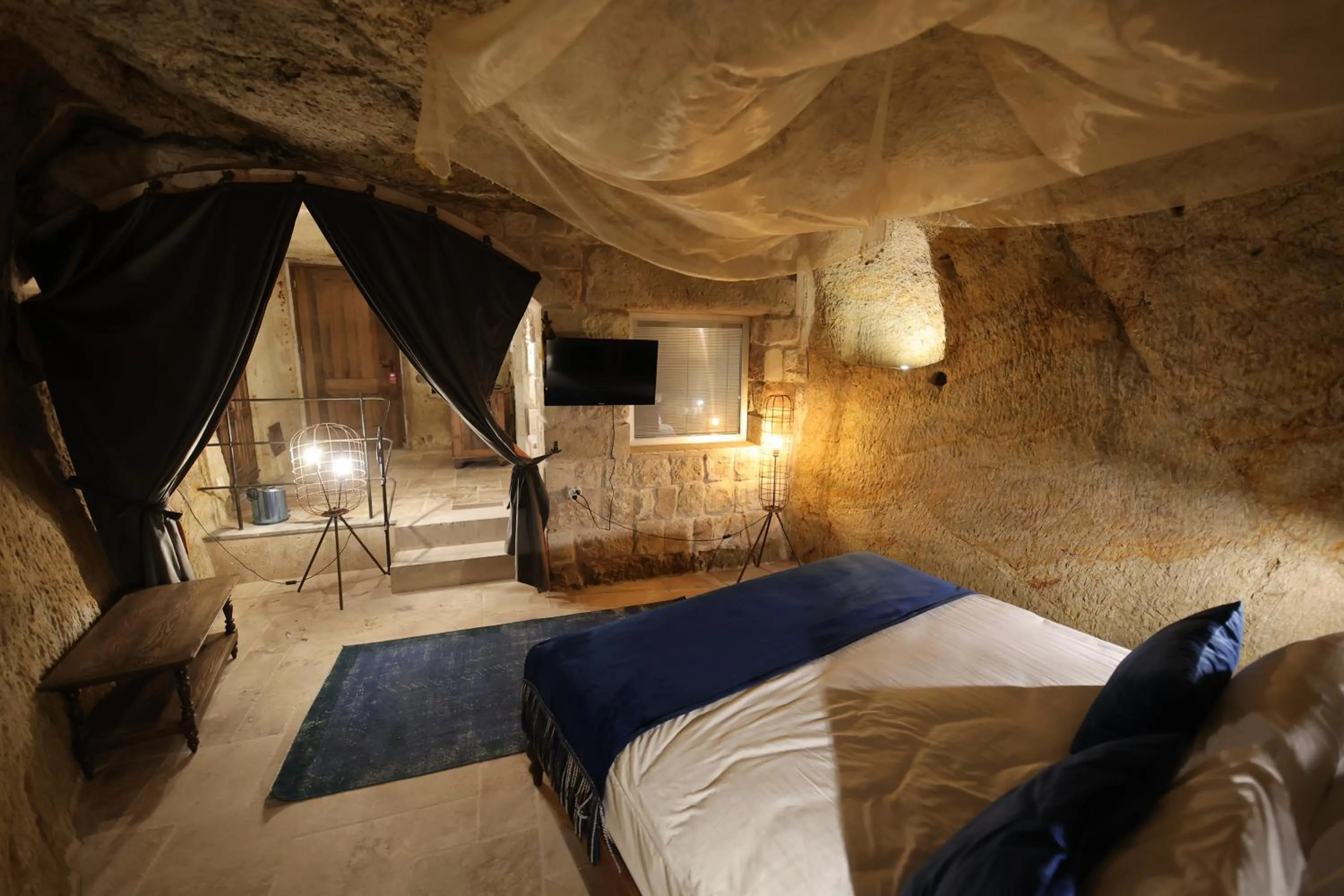 Photo of the whole room, Bed in Ürgüp Cave Suites