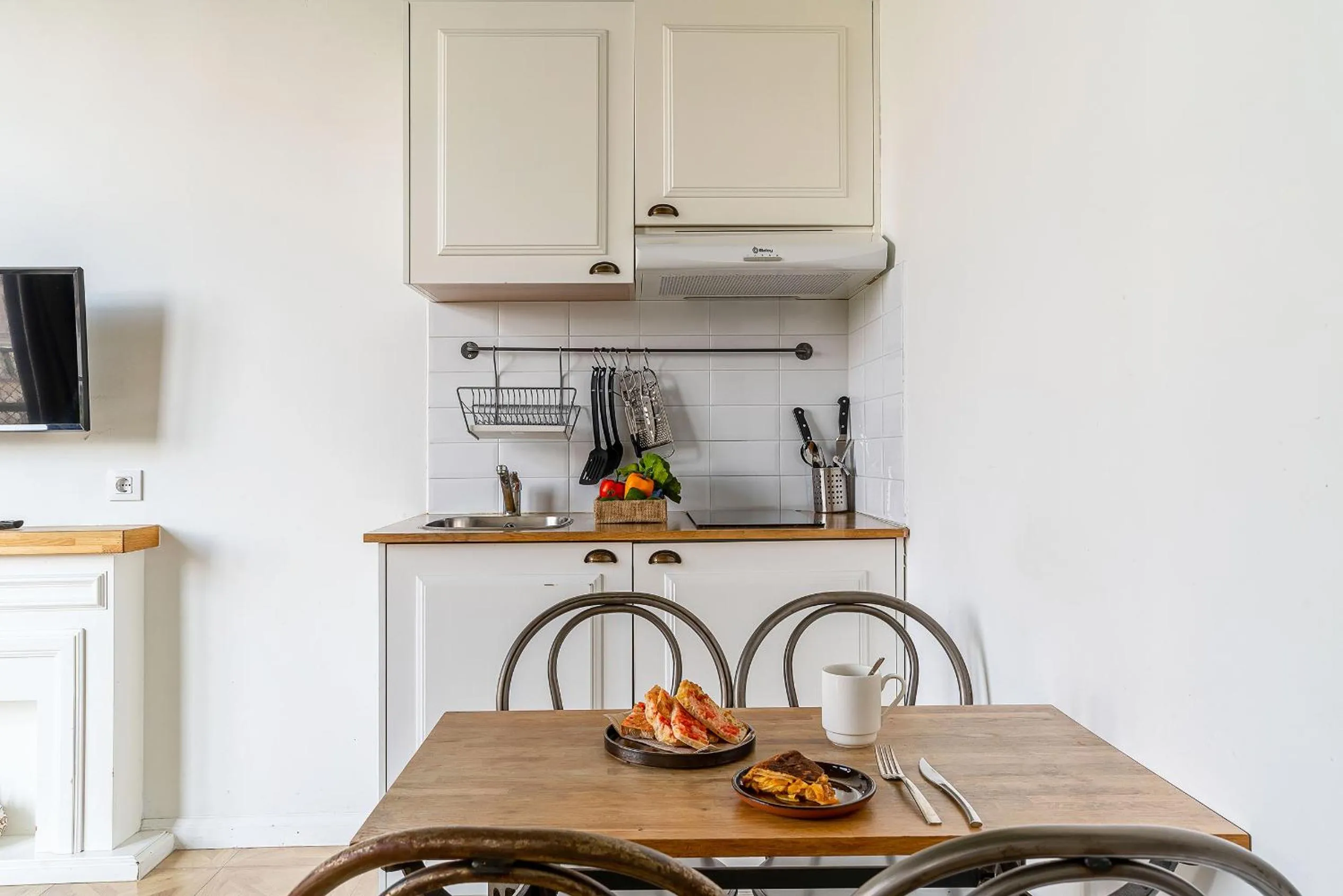 Kitchen or kitchenette in Casa Gracia Apartments