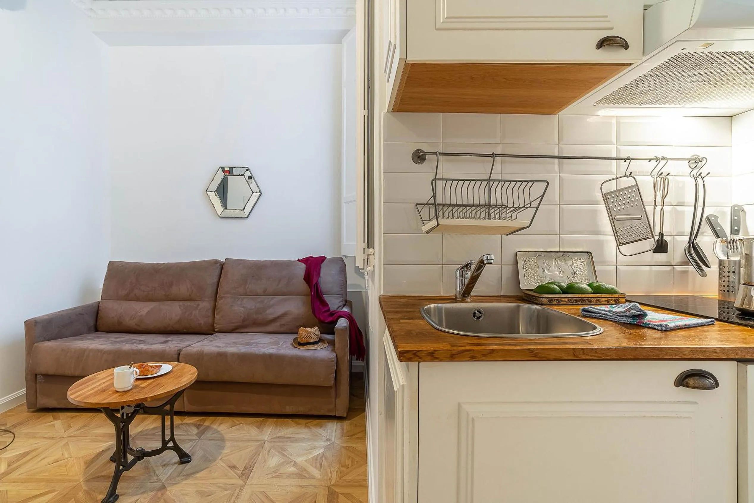 Kitchen or kitchenette in Casa Gracia Apartments