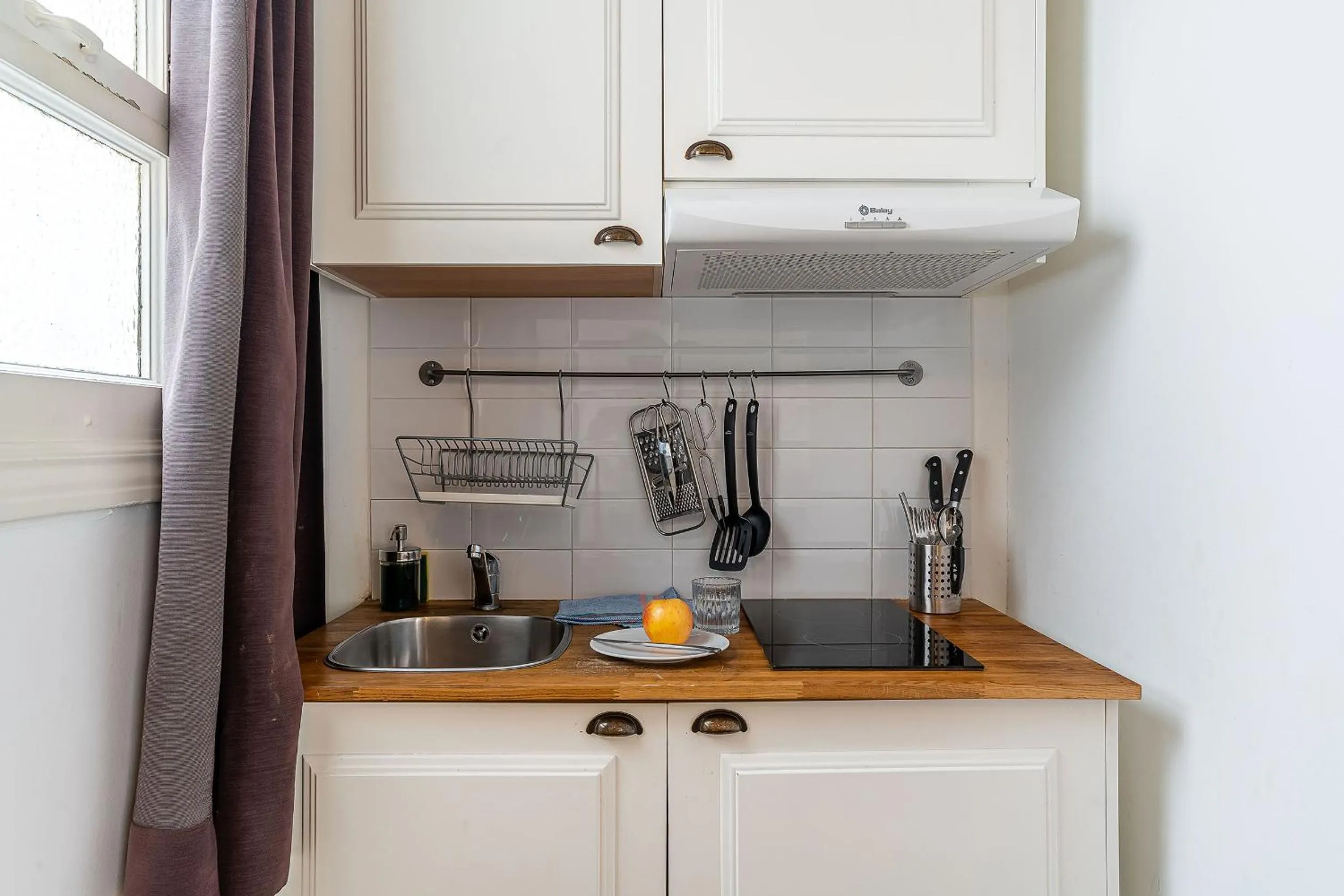 Kitchen or kitchenette in Casa Gracia Apartments