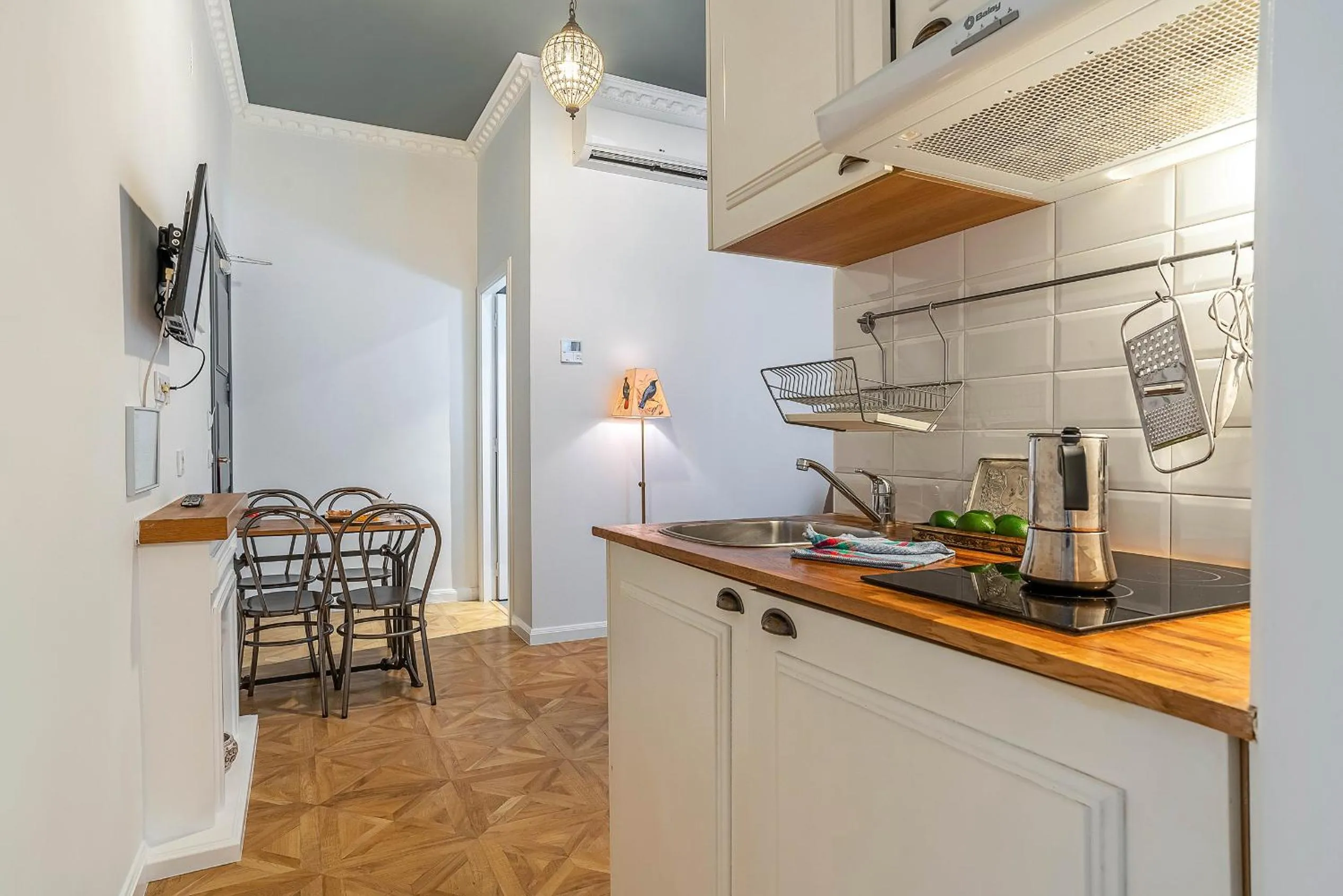 Kitchen or kitchenette in Casa Gracia Apartments