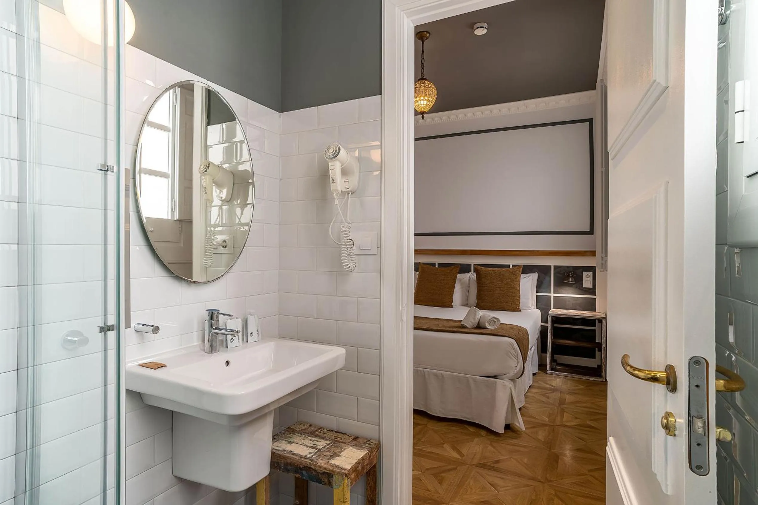 Toilet, Bed in Casa Gracia Apartments
