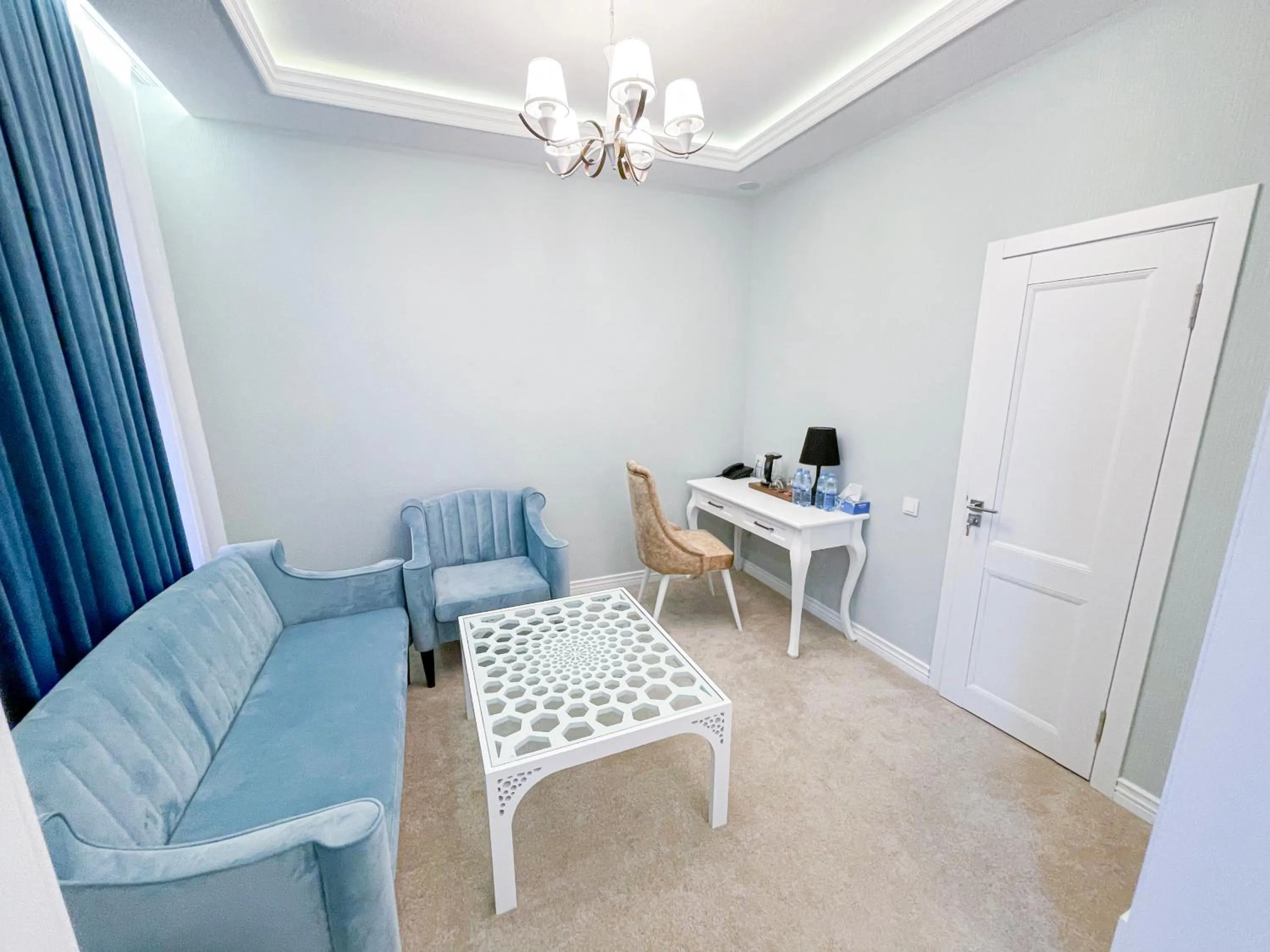 Living room in Shohjahon Palace Hotel & Spa