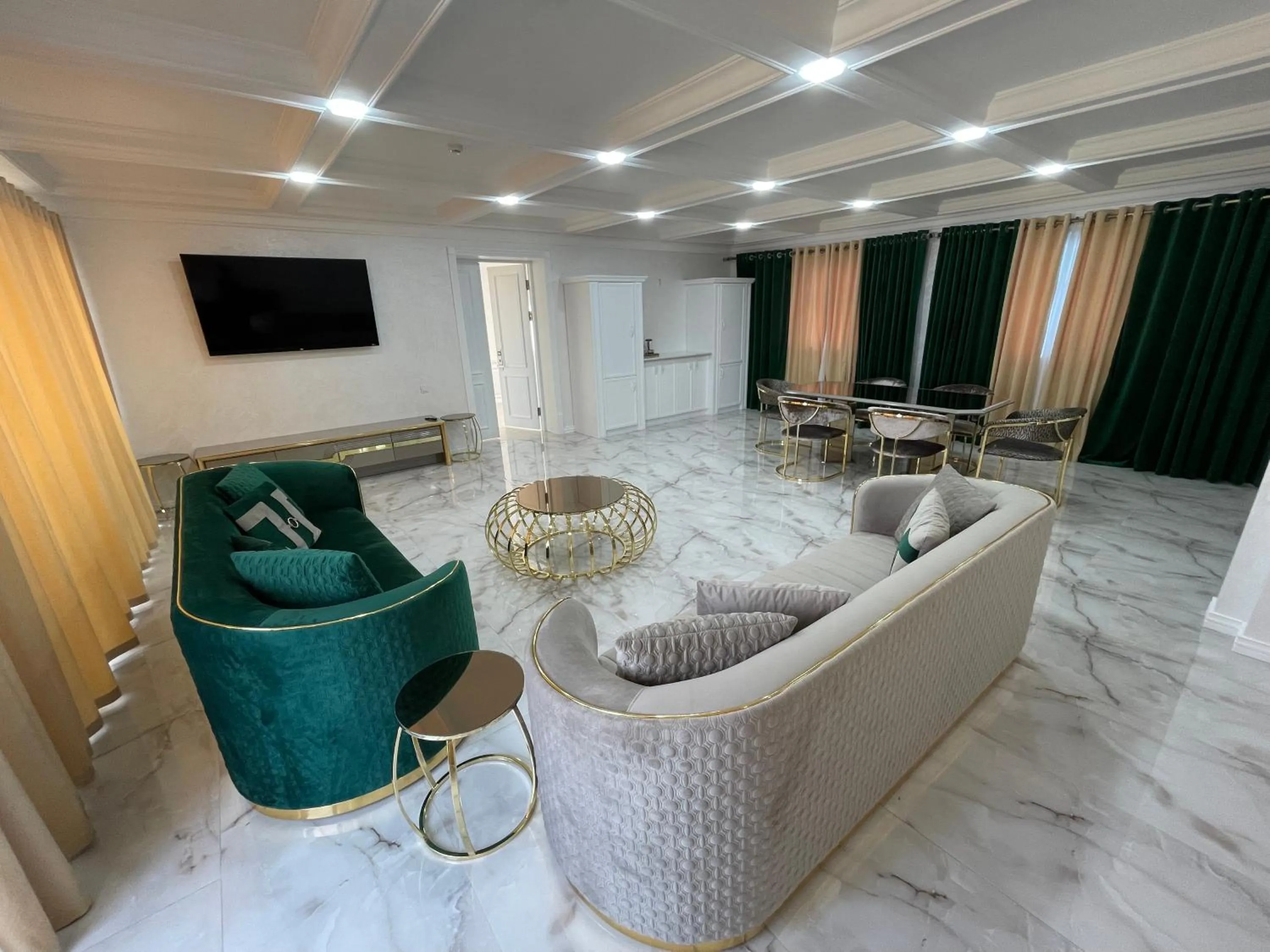 Living room in Shohjahon Palace Hotel & Spa