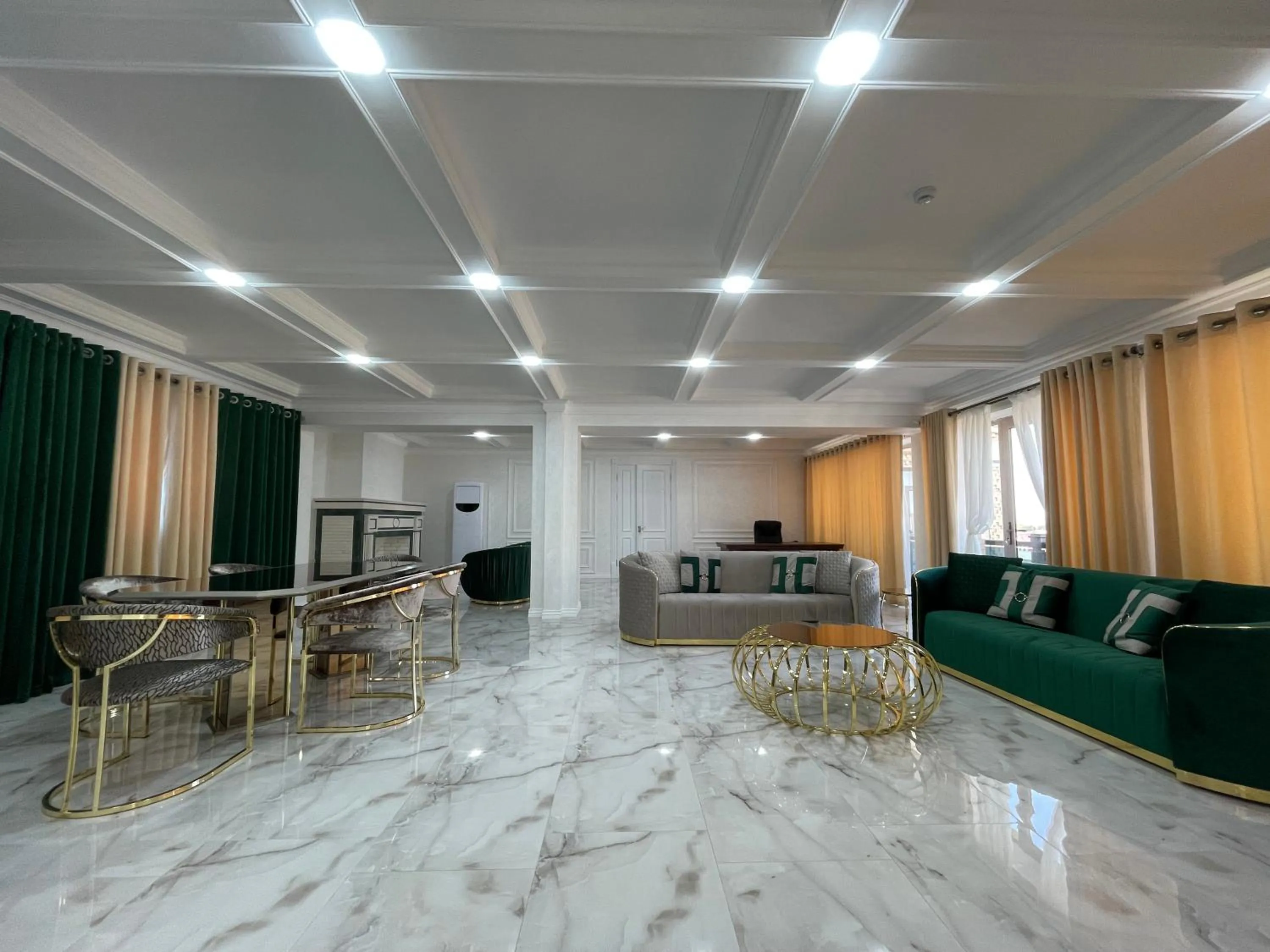 Living room in Shohjahon Palace Hotel & Spa