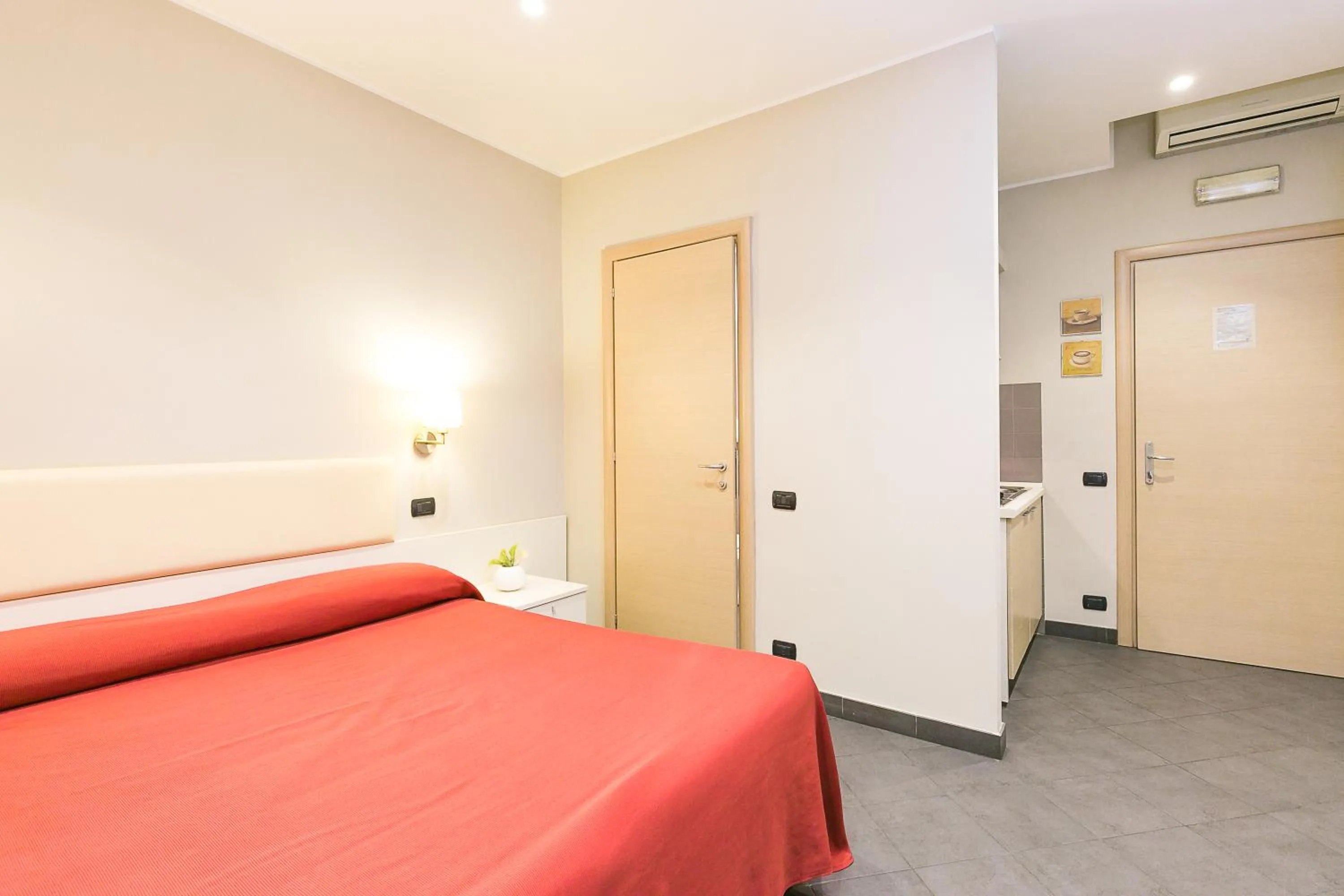 Bathroom, Bed in Hotel Residenza Gra 21