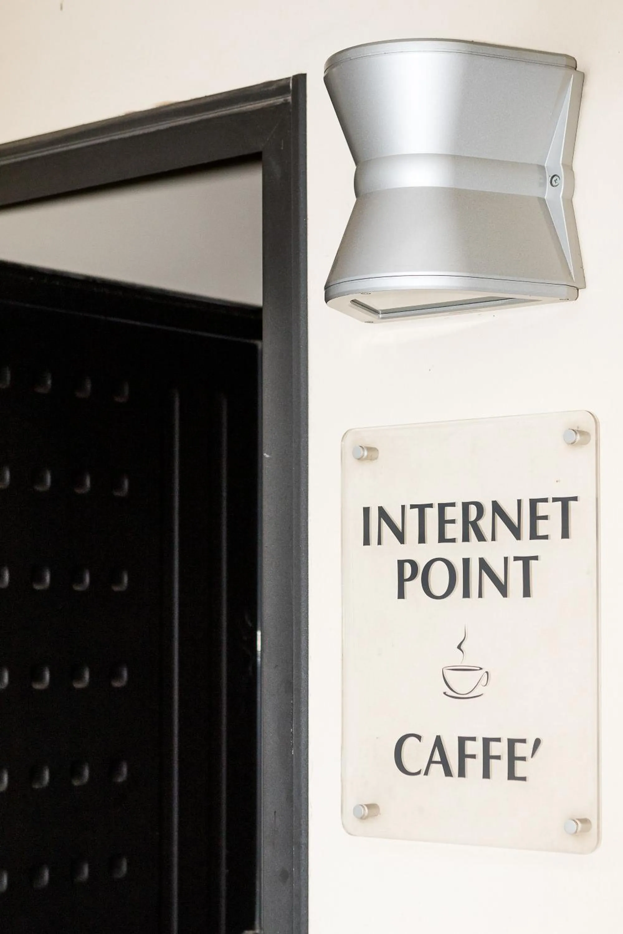 Communal lounge/ TV room in Hotel Residenza Gra 21