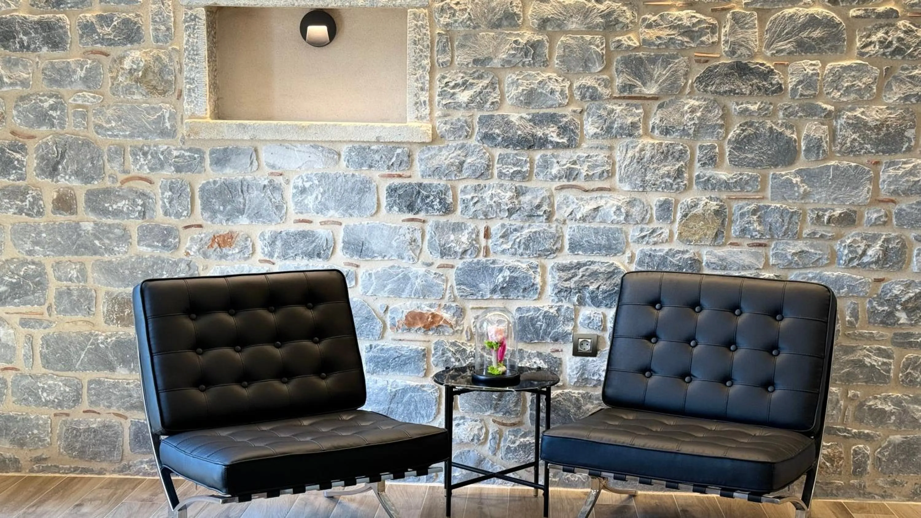 Living room in Manifest Boutique Hotel