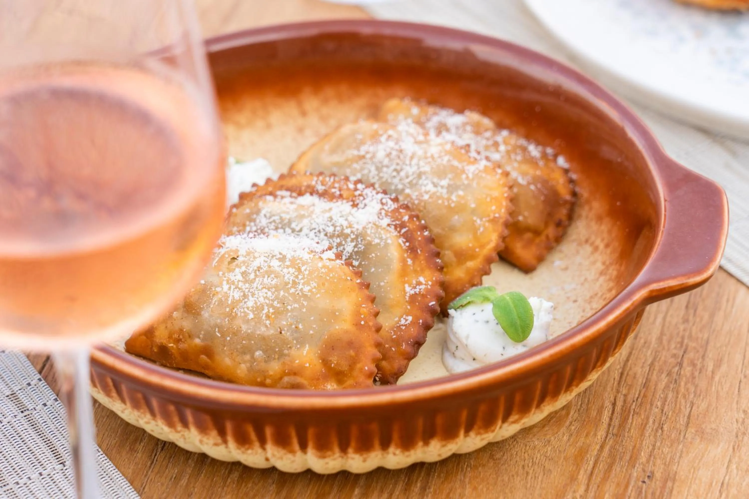 Restaurant/places to eat in Manifest Boutique Hotel