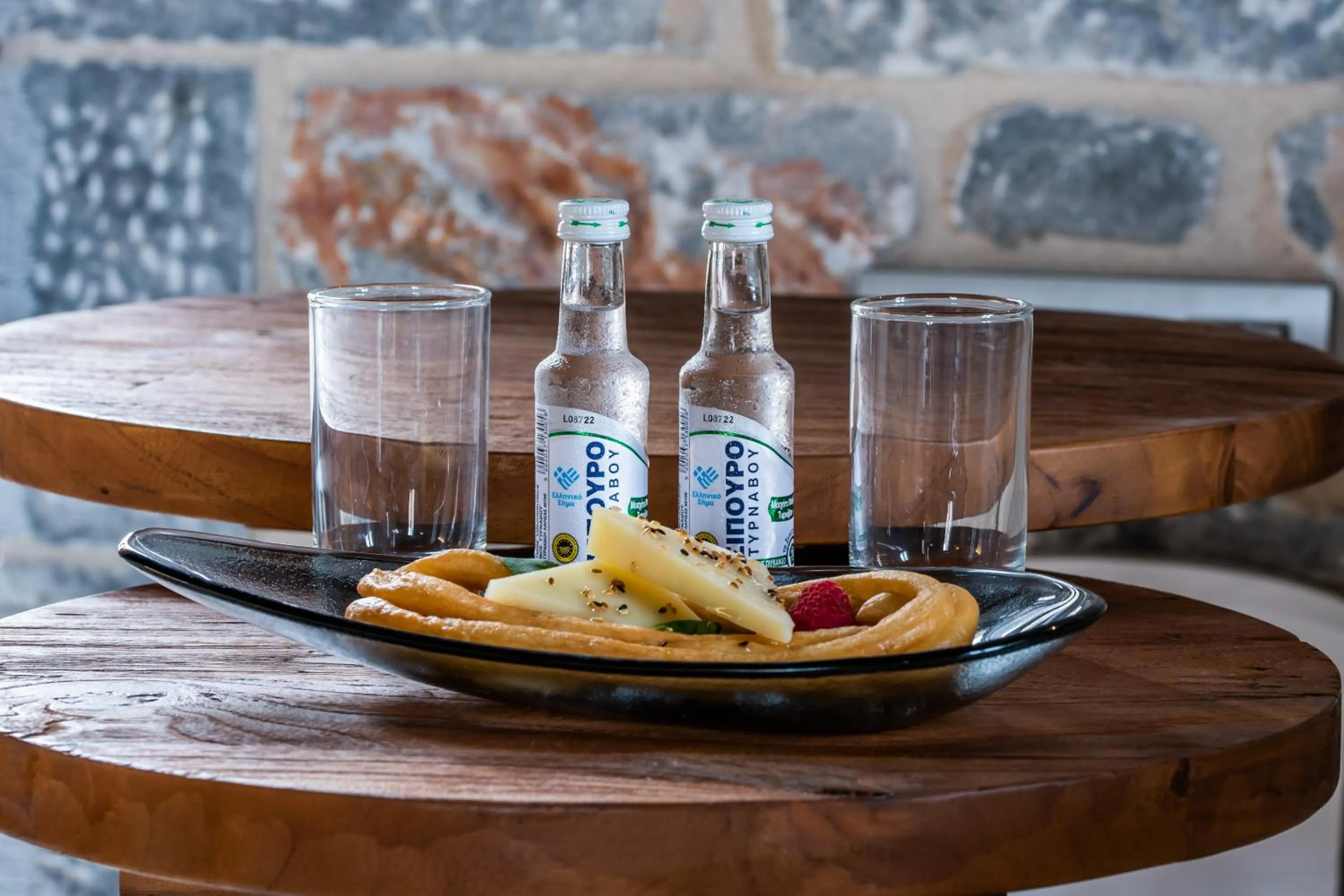 Food and drinks in Manifest Boutique Hotel