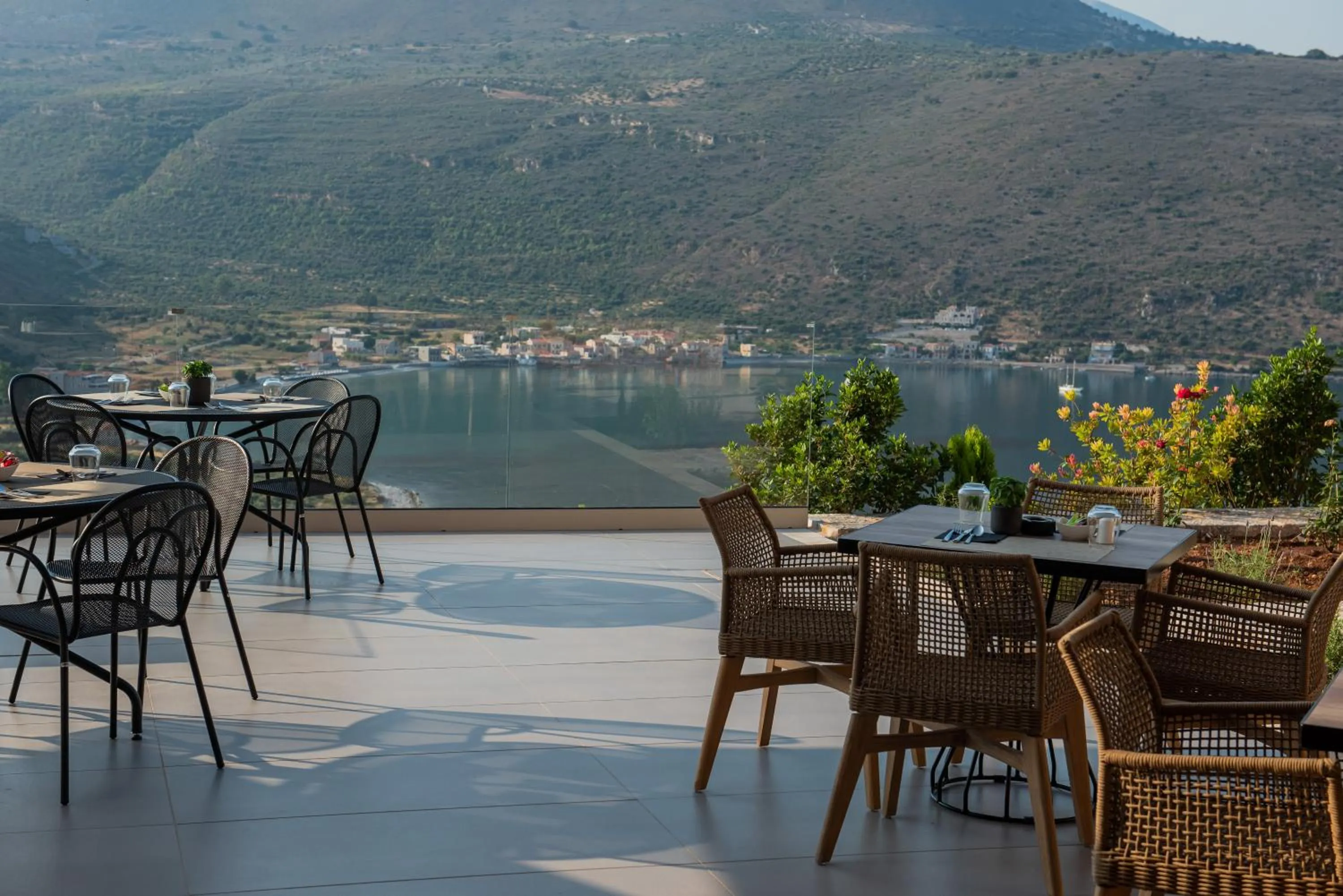 Restaurant/places to eat in Manifest Boutique Hotel