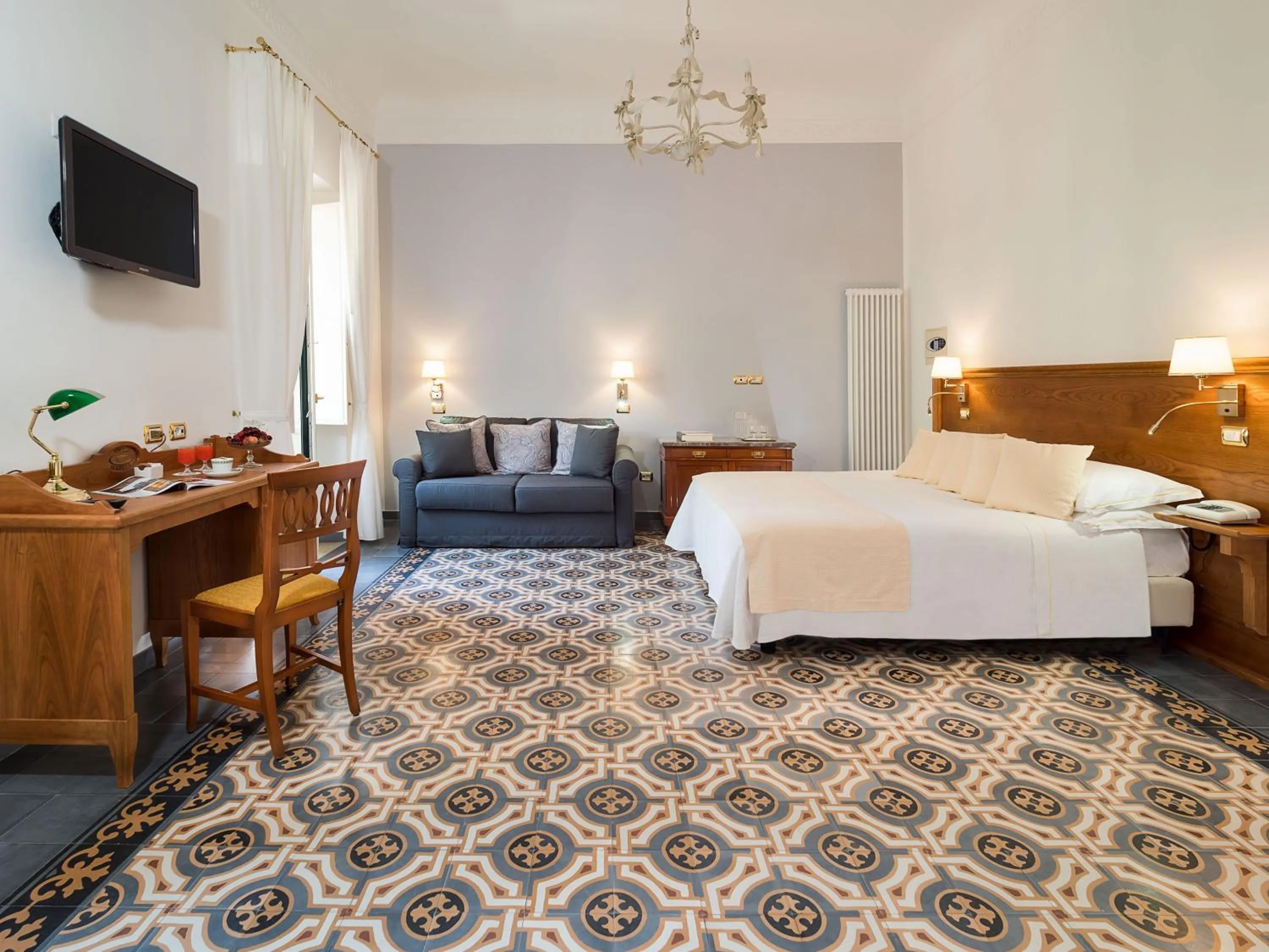 Bedroom, Bed in Hotel Villa Schuler