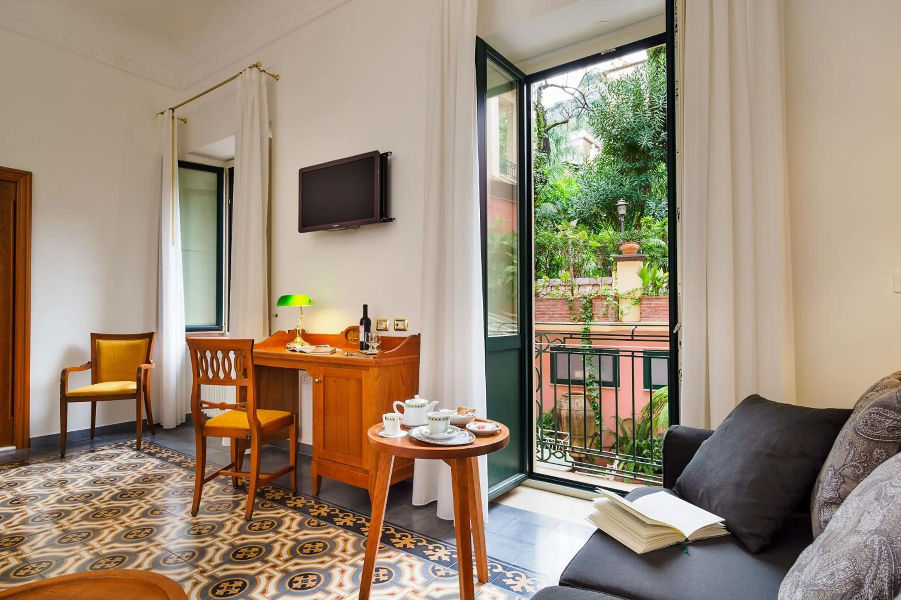 Seating area in Hotel Villa Schuler