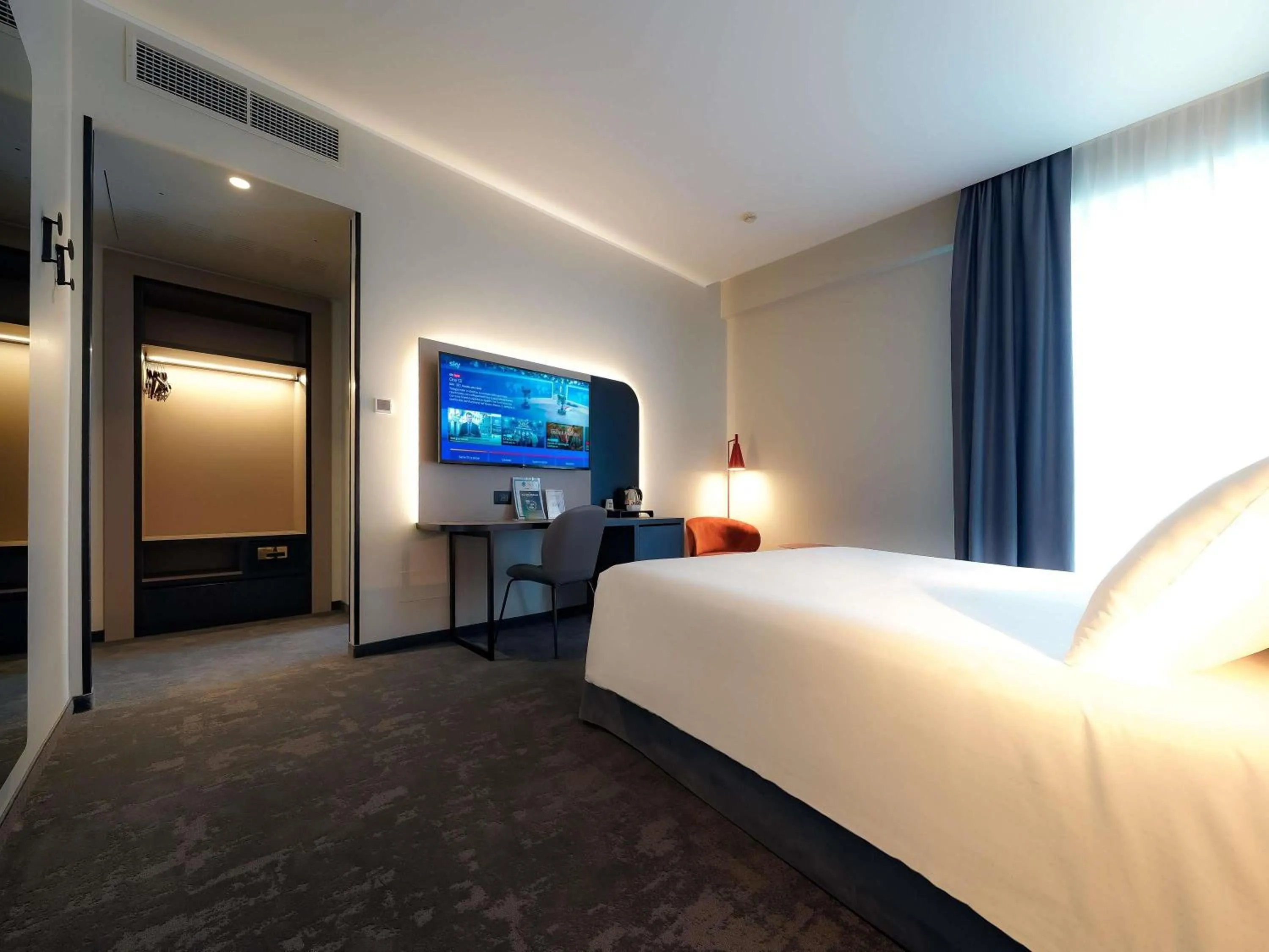 Bedroom, Bed in Mercure Bergamo Centro Palazzo Dolci