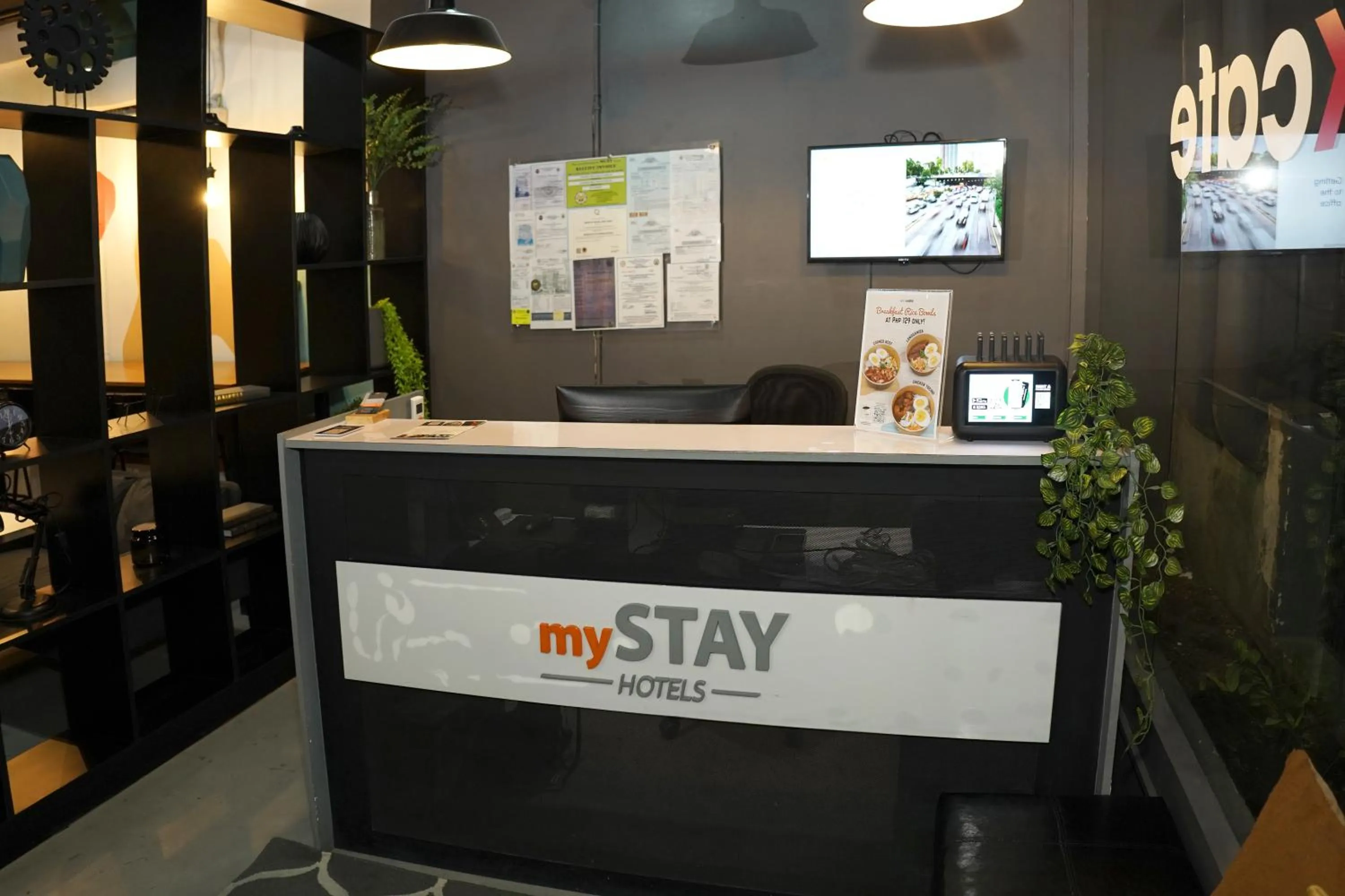 Lobby or reception in mySTAY Hotel BGC East