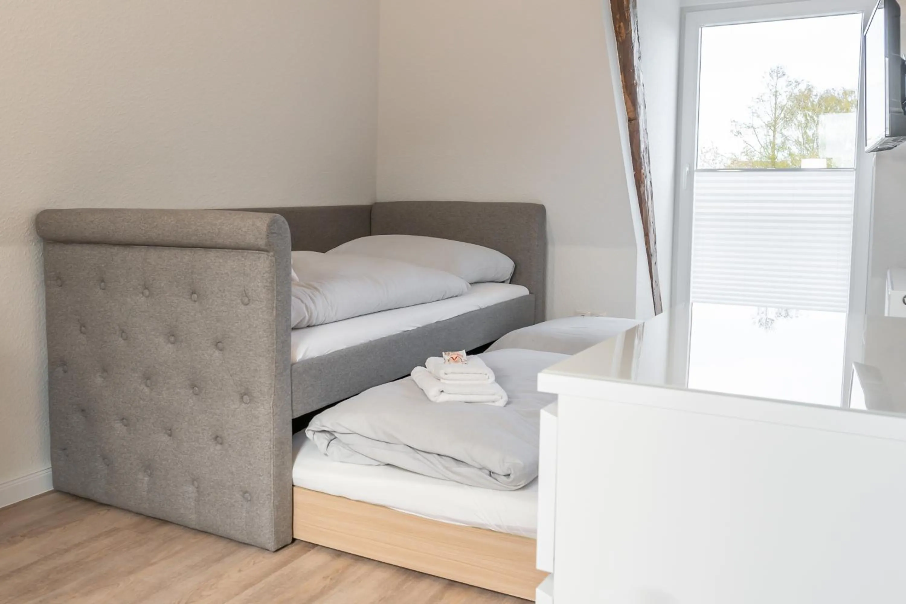 Bedroom, Bed in Landschaftliches Haus