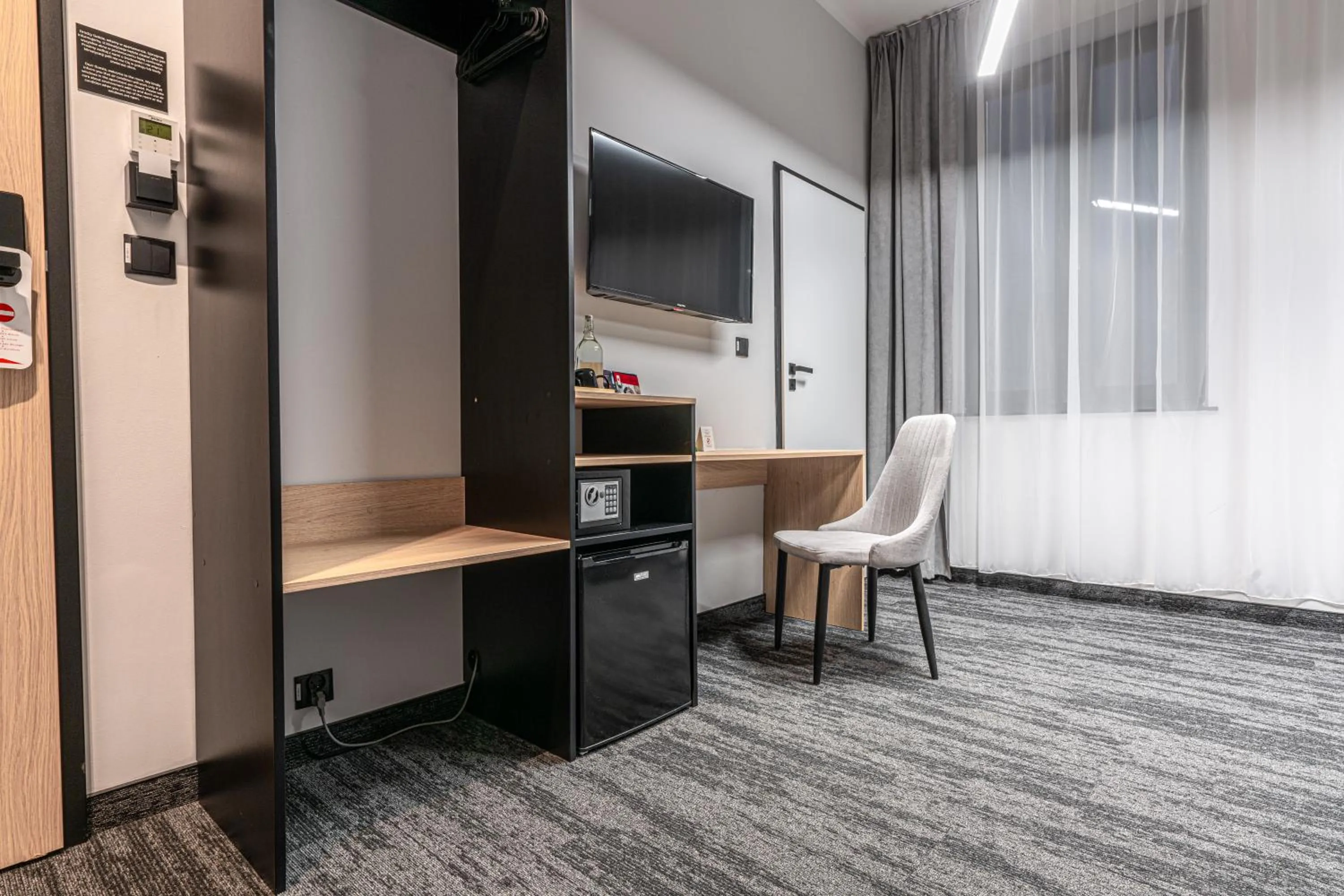 wardrobe in VANTA Business Center