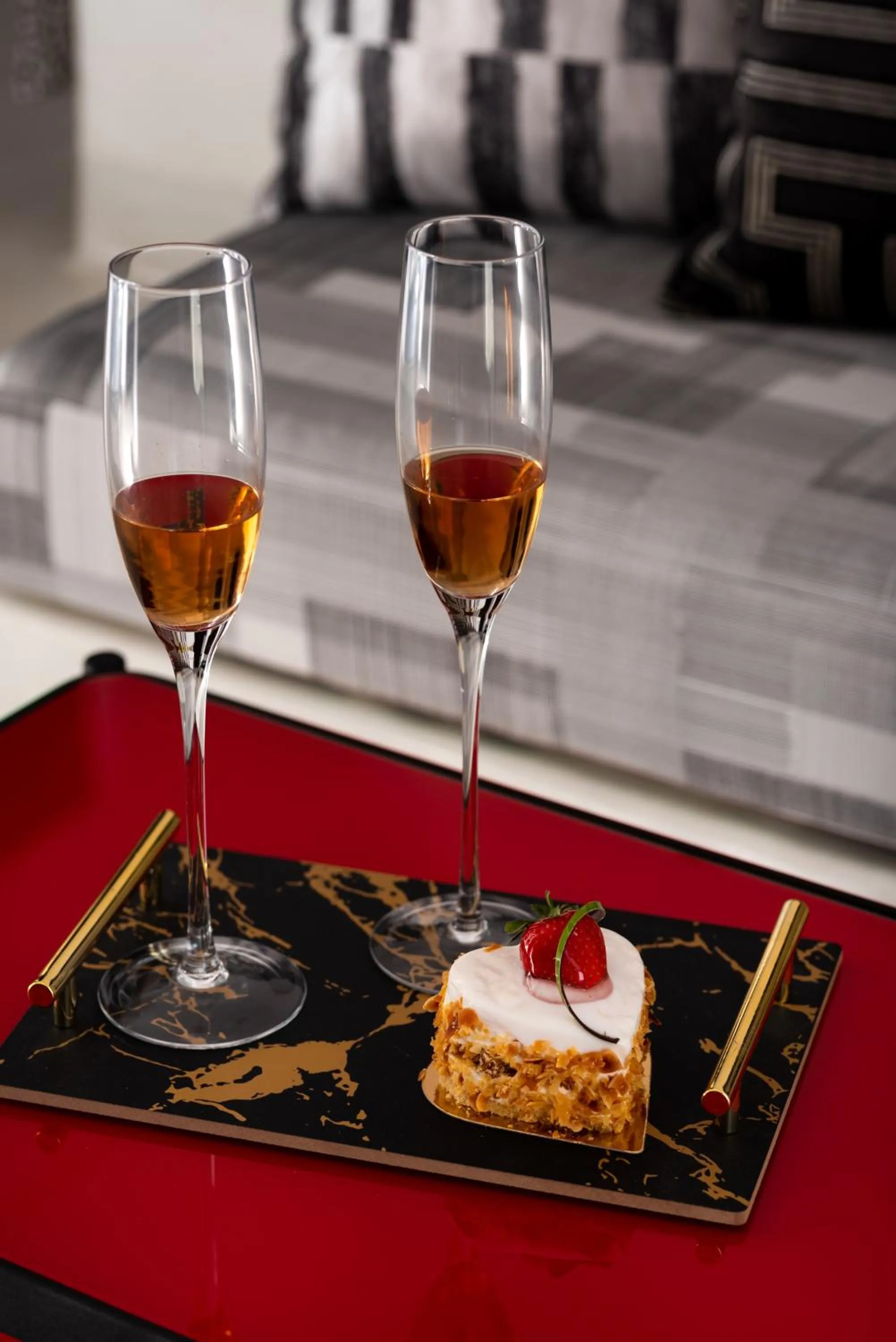 Food and drinks in Saint Sin Suites - Adults Only