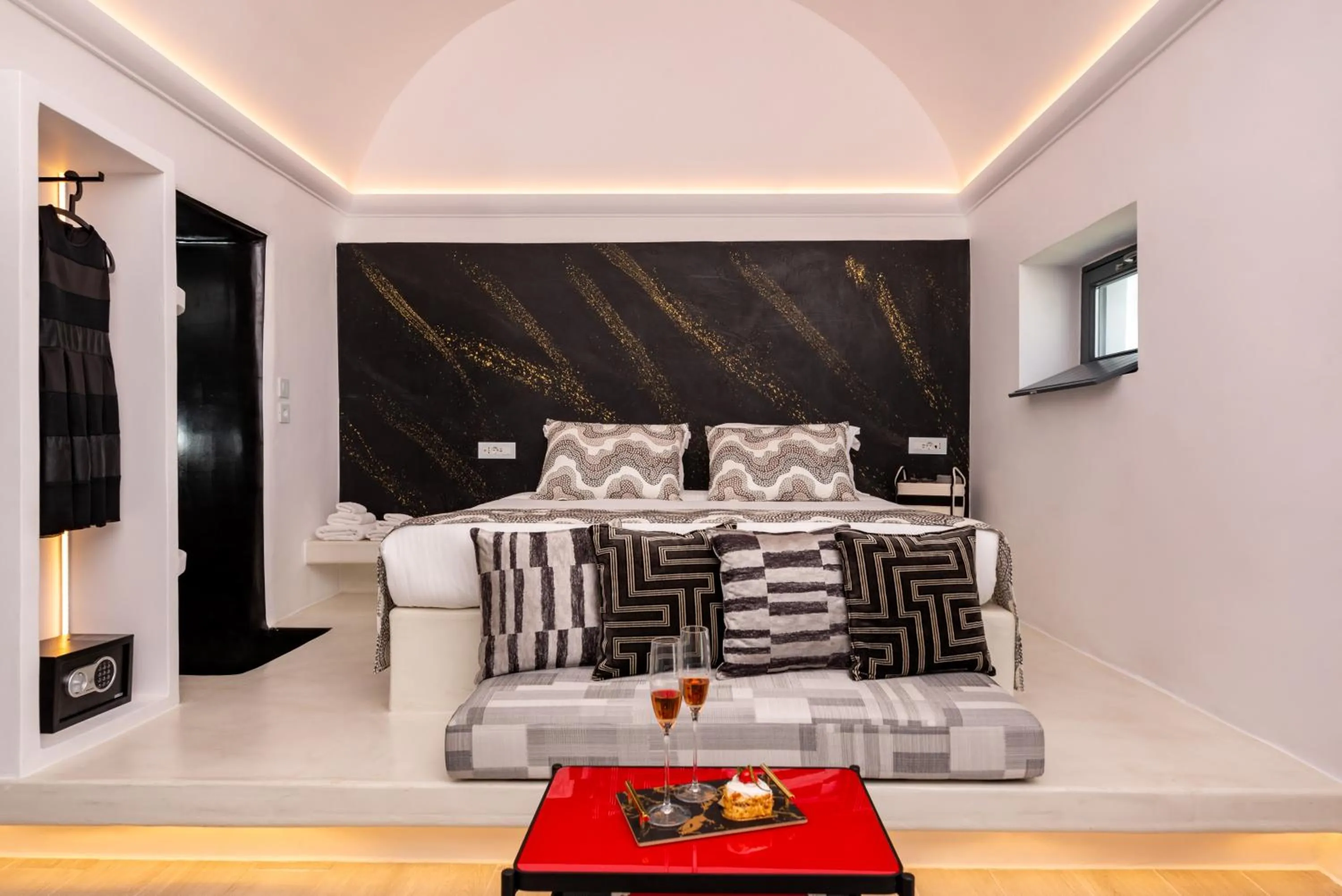 Bed in Saint Sin Suites - Adults Only